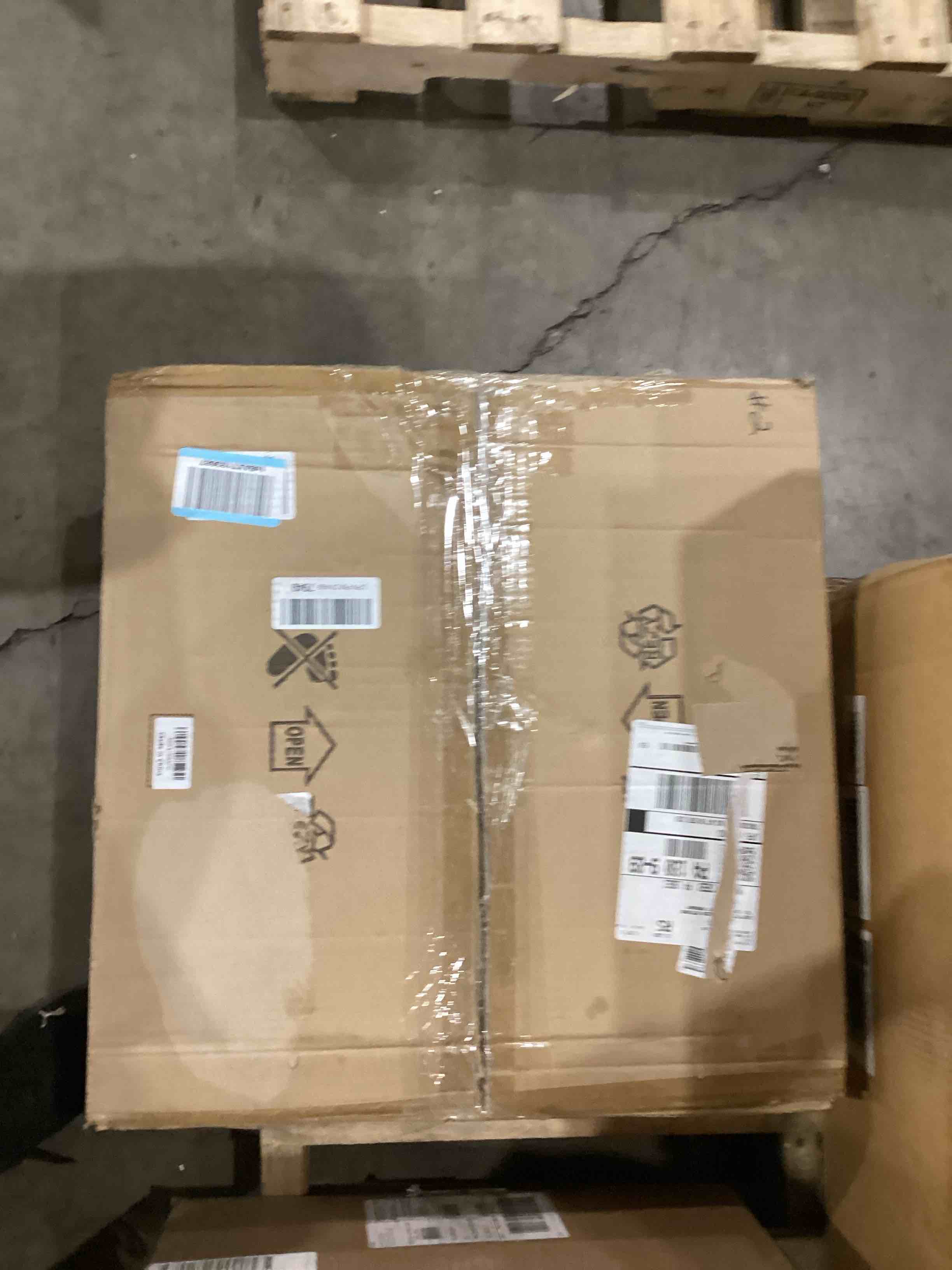 https://s3.amazonaws.com/lotting-images-prod/bidfta/ORG4237569_1751455833211.jpeg