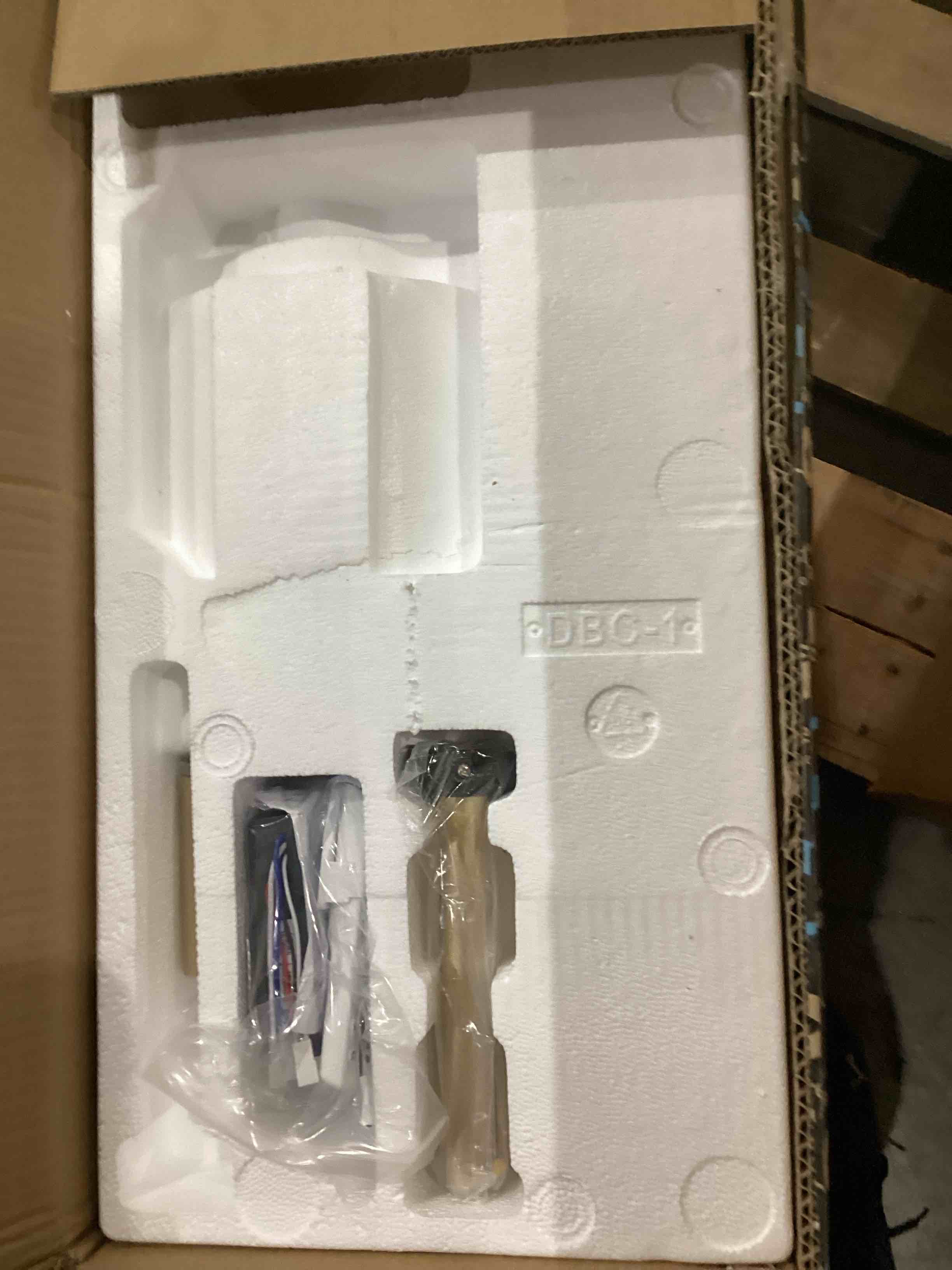 https://s3.amazonaws.com/lotting-images-prod/bidfta/ORG4237731_1751563819283.jpeg