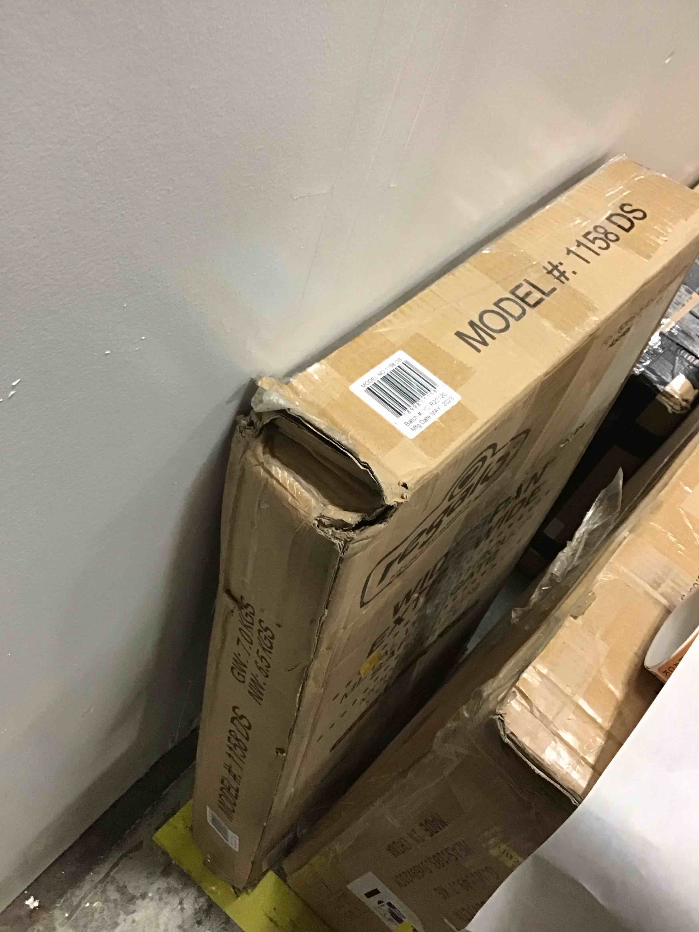 https://s3.amazonaws.com/lotting-images-prod/bidfta/ORG4238053_1708698178402.jpeg