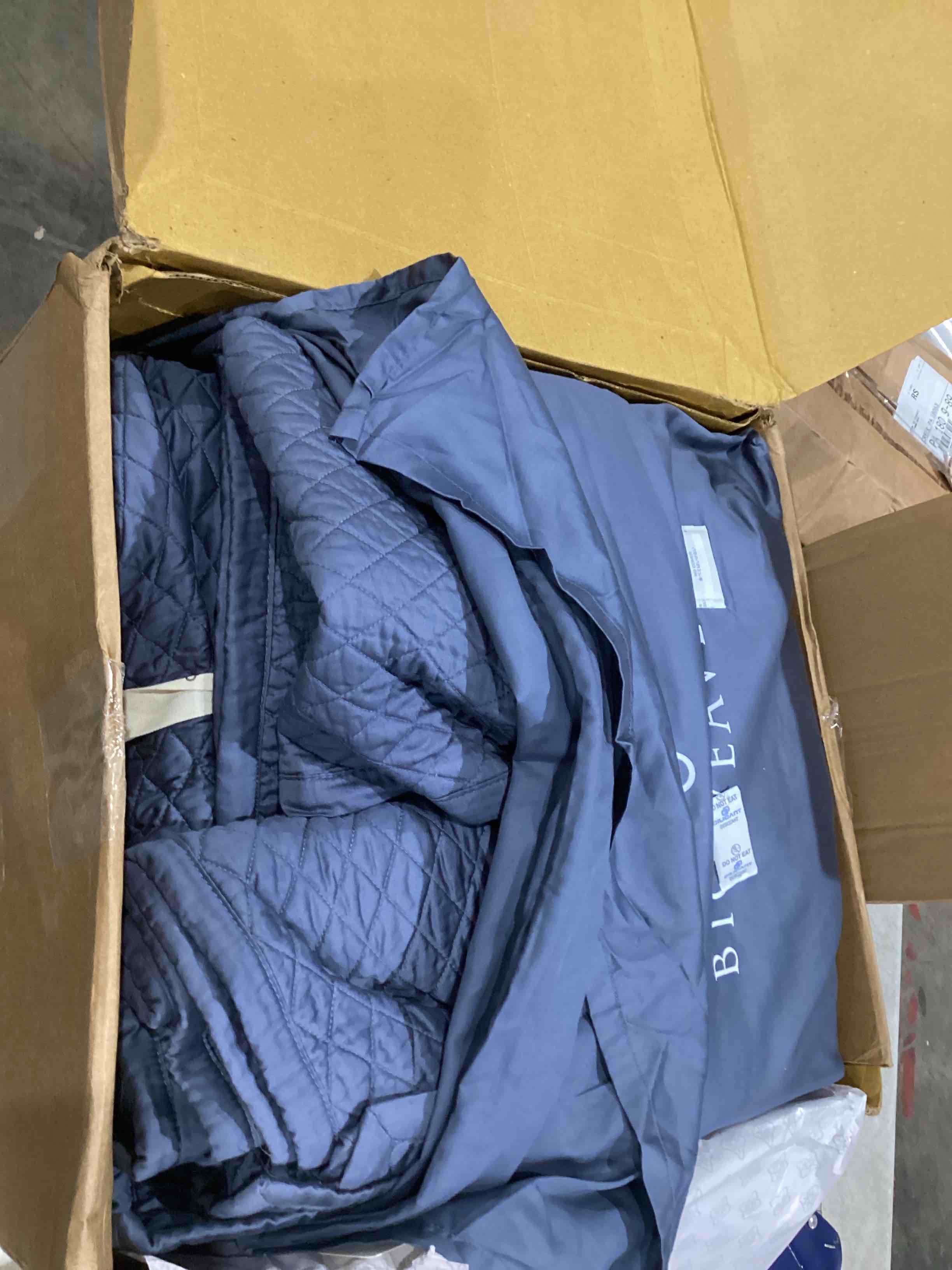 https://s3.amazonaws.com/lotting-images-prod/bidfta/ORG4241845_1751459222183.jpeg
