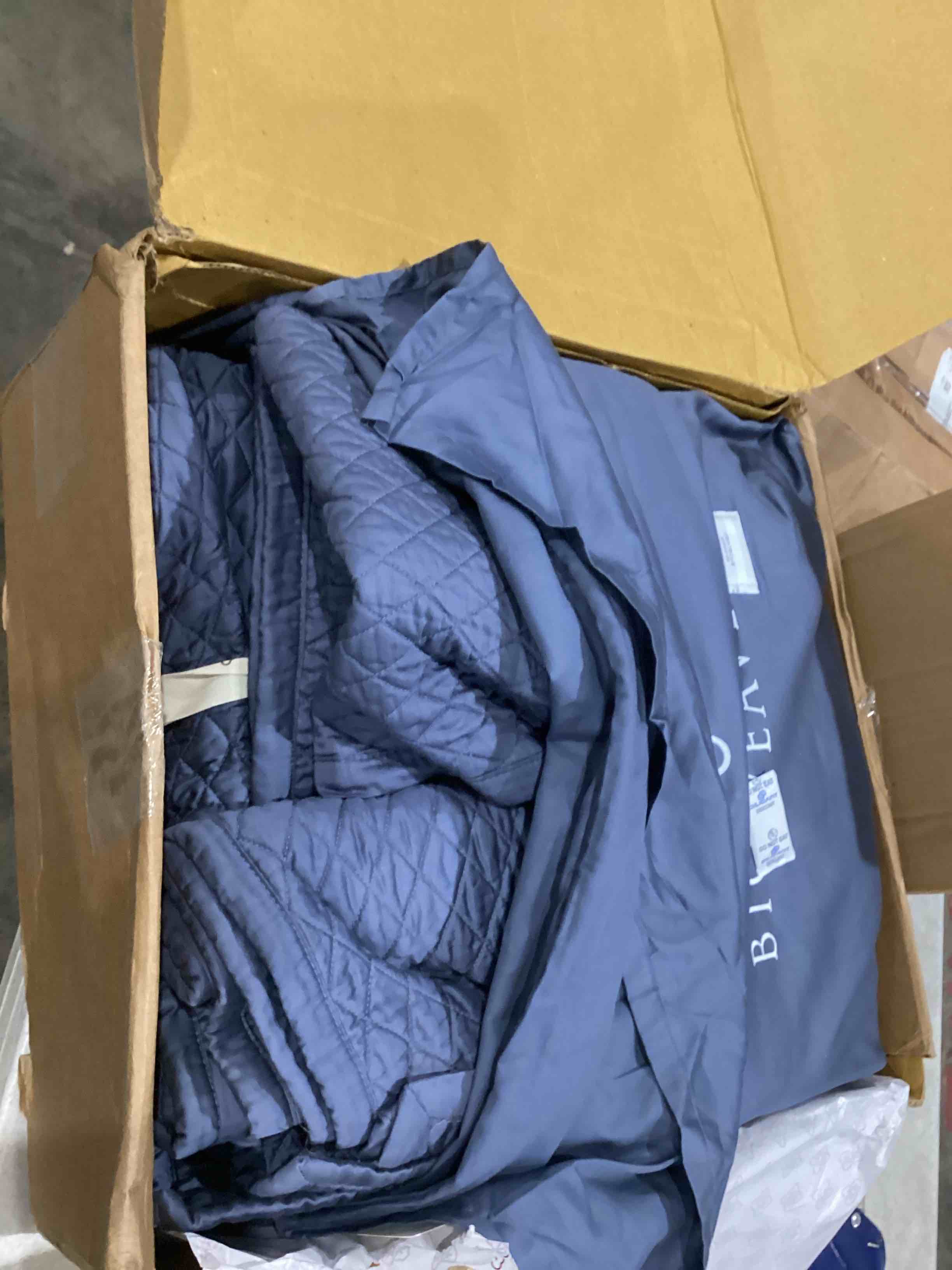 https://s3.amazonaws.com/lotting-images-prod/bidfta/ORG4241845_1751459223511.jpeg