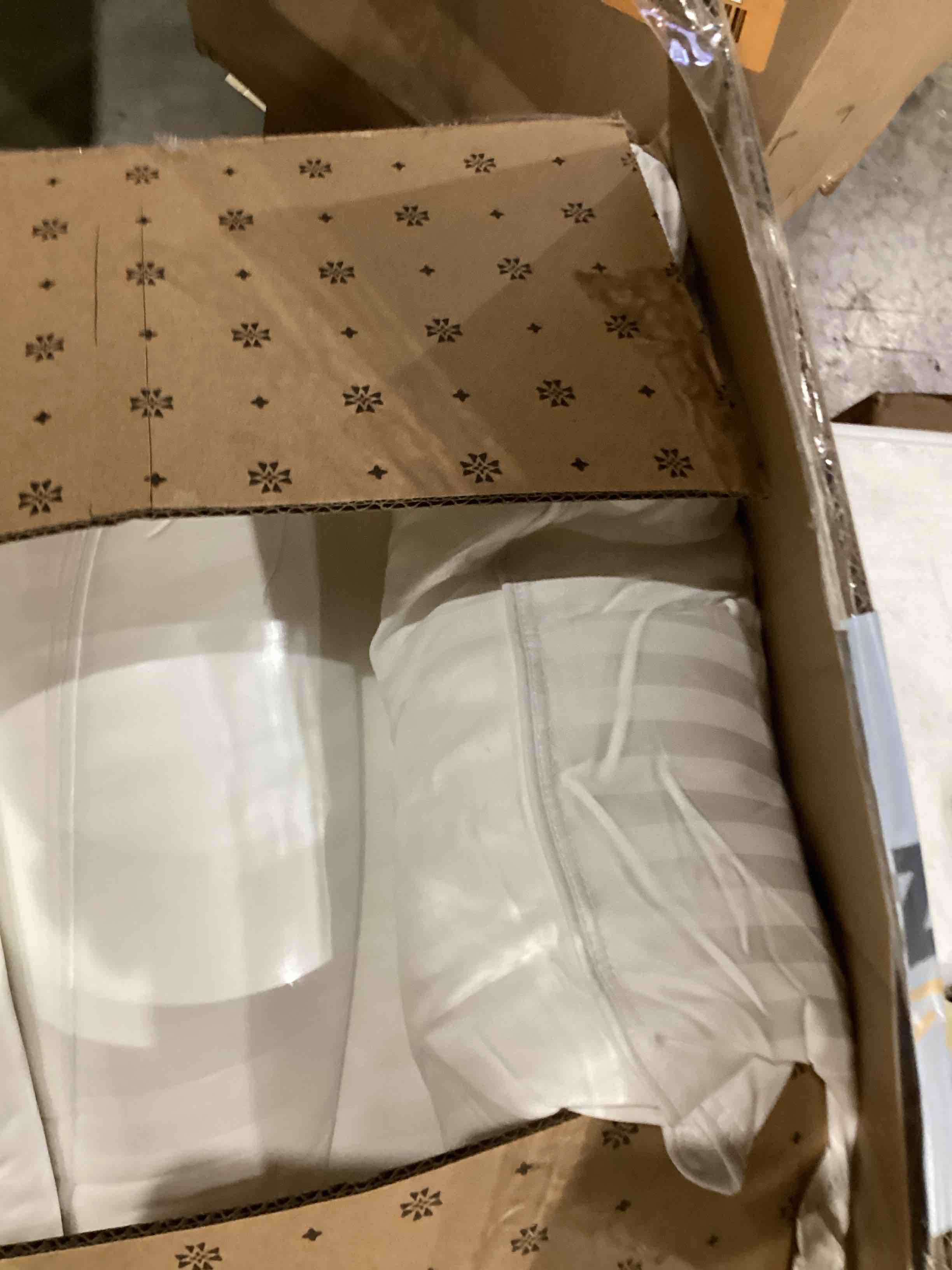 https://s3.amazonaws.com/lotting-images-prod/bidfta/ORG4242120_1751977329356.jpeg