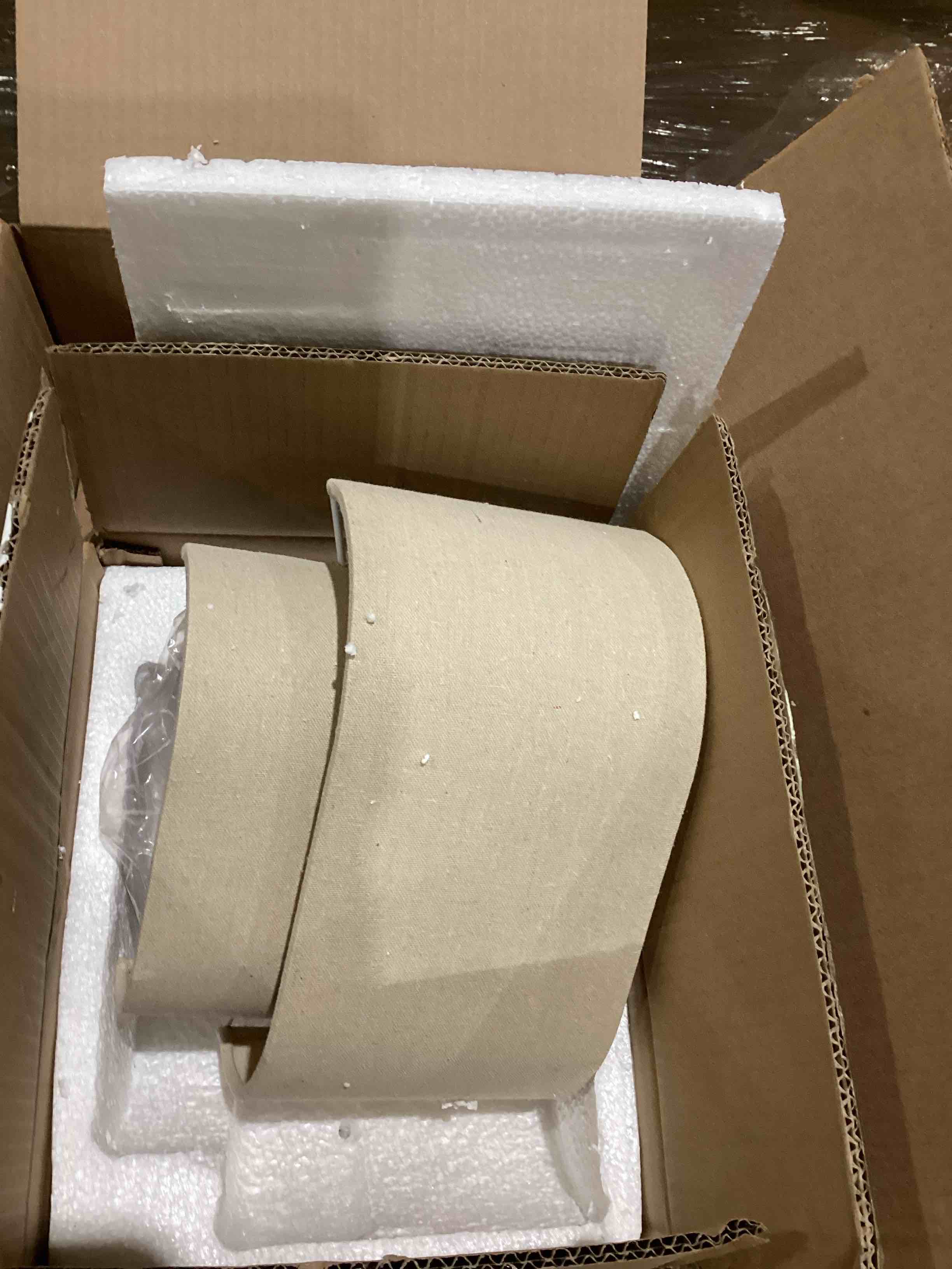 https://s3.amazonaws.com/lotting-images-prod/bidfta/ORG4242219_1752157006371.jpeg