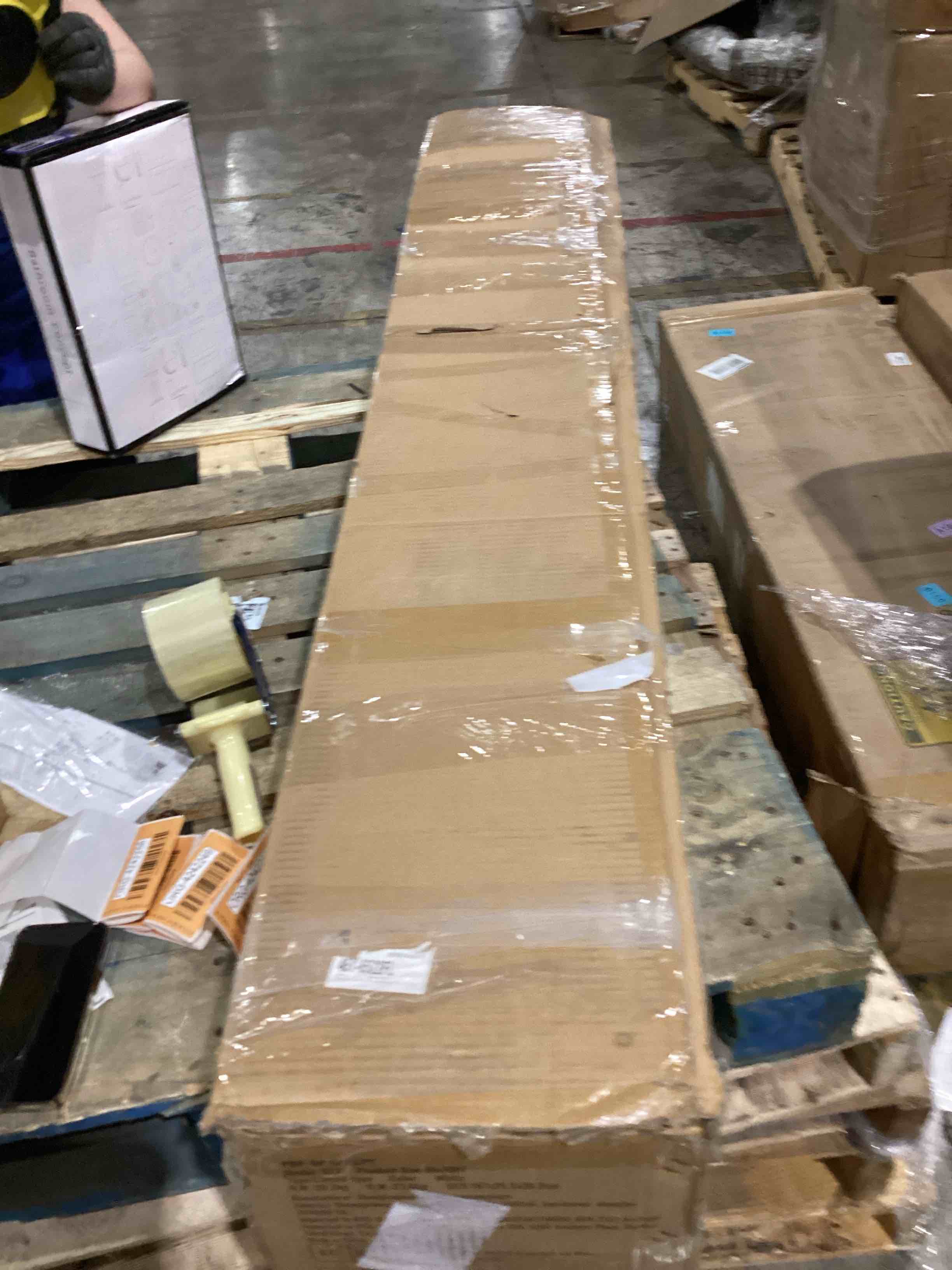 https://s3.amazonaws.com/lotting-images-prod/bidfta/ORG4242256_1752235751238.jpeg