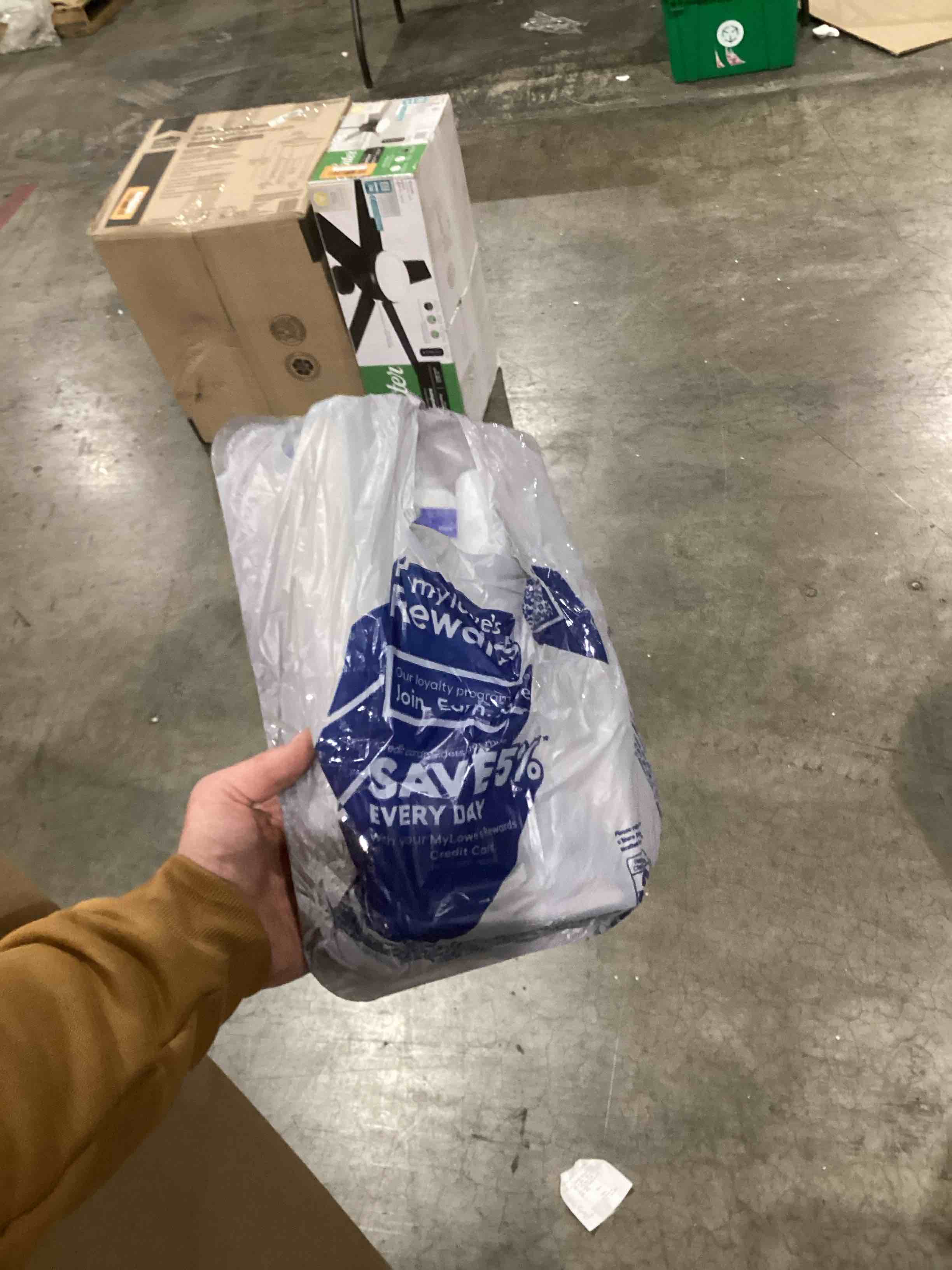 https://s3.amazonaws.com/lotting-images-prod/bidfta/ORG4243151_1735220550133.jpeg