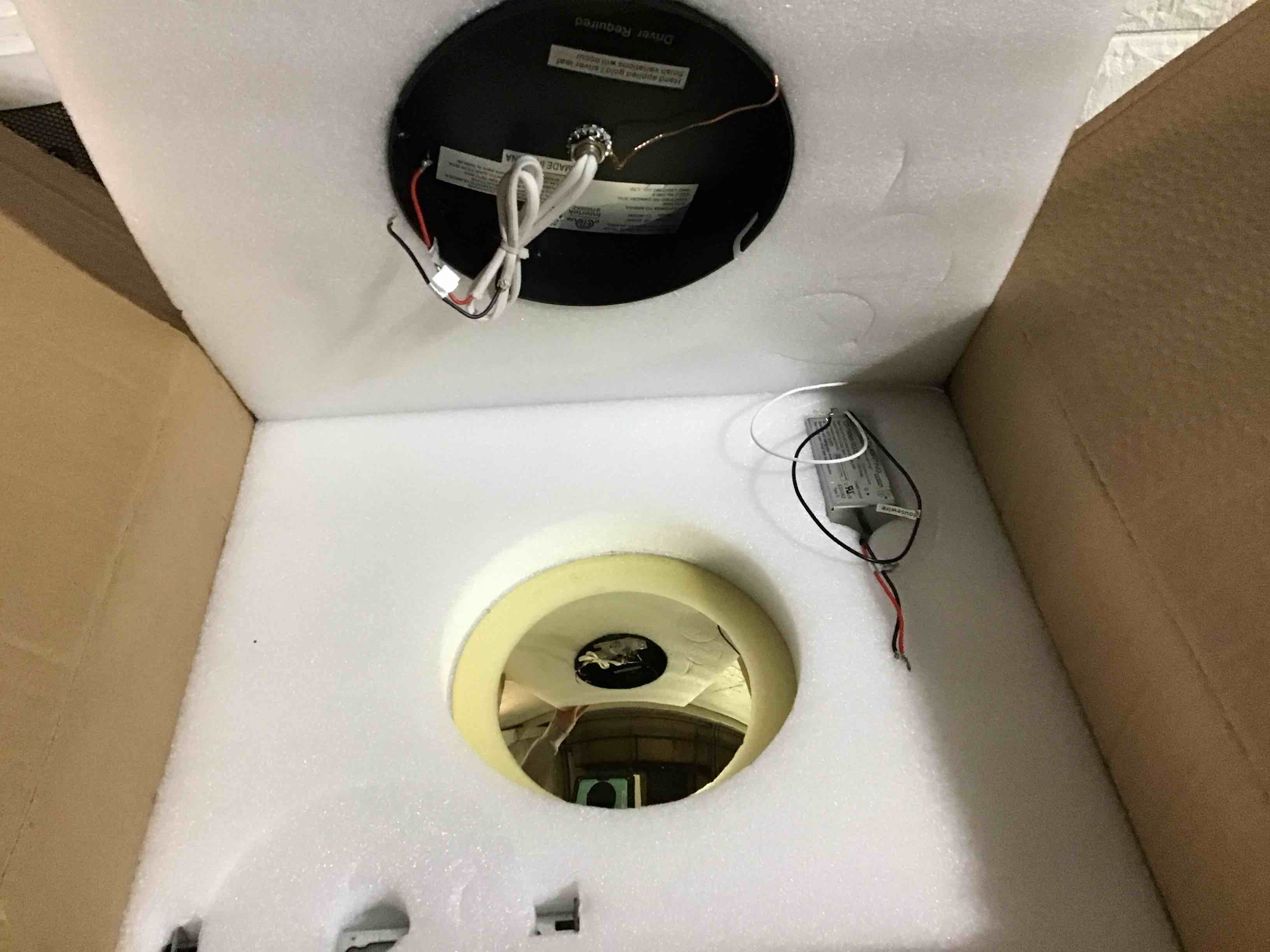 https://s3.amazonaws.com/lotting-images-prod/bidfta/ORG4376369_1686929179559.jpeg
