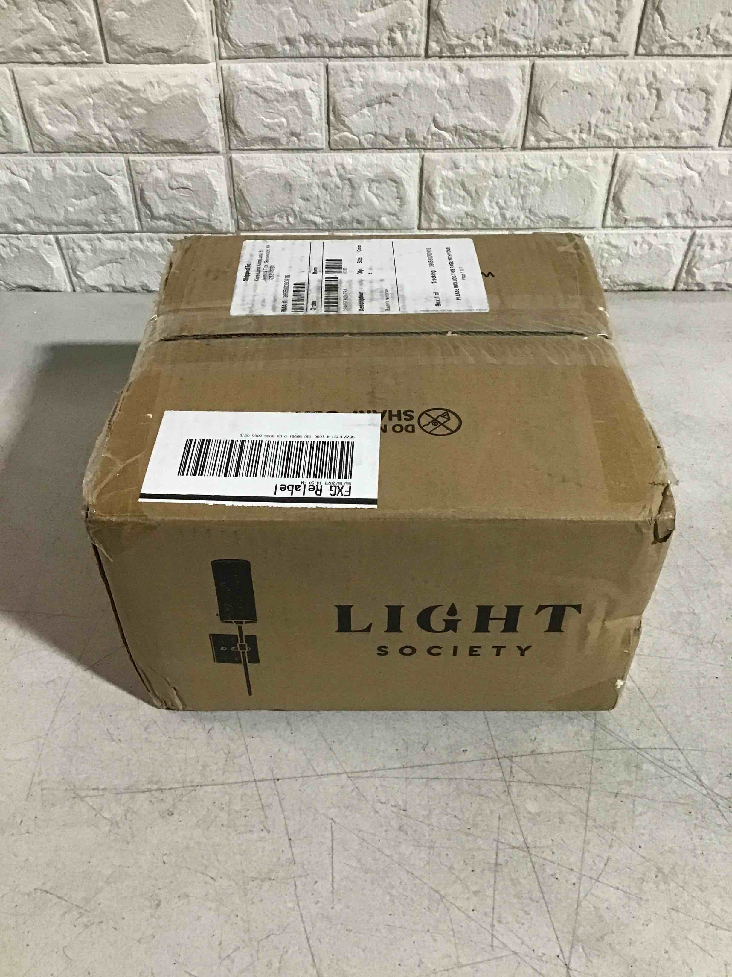https://s3.amazonaws.com/lotting-images-prod/bidfta/ORG4377080_1687873268526.jpeg