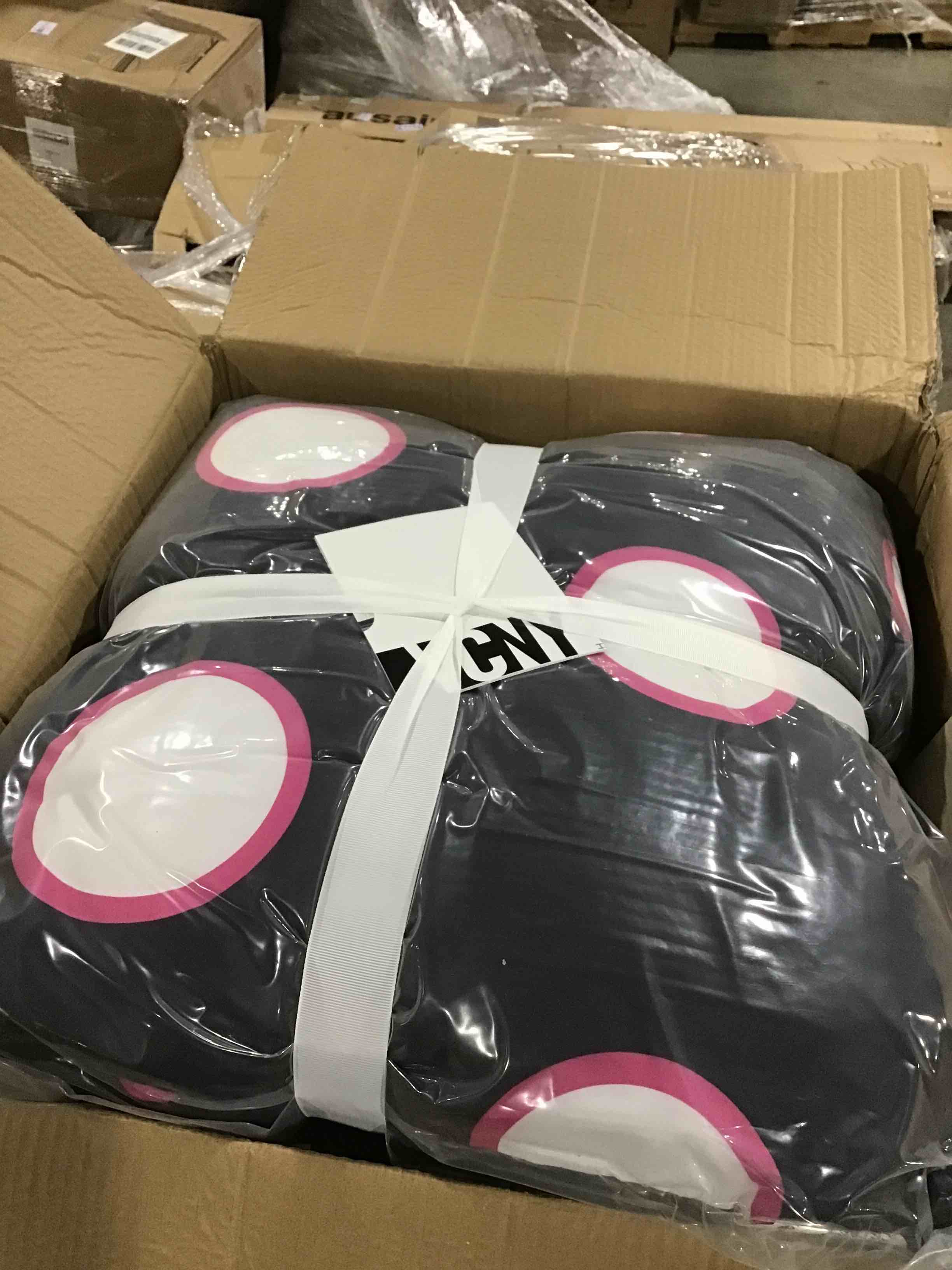 https://s3.amazonaws.com/lotting-images-prod/bidfta/ORG4377672_1686922586692.jpeg