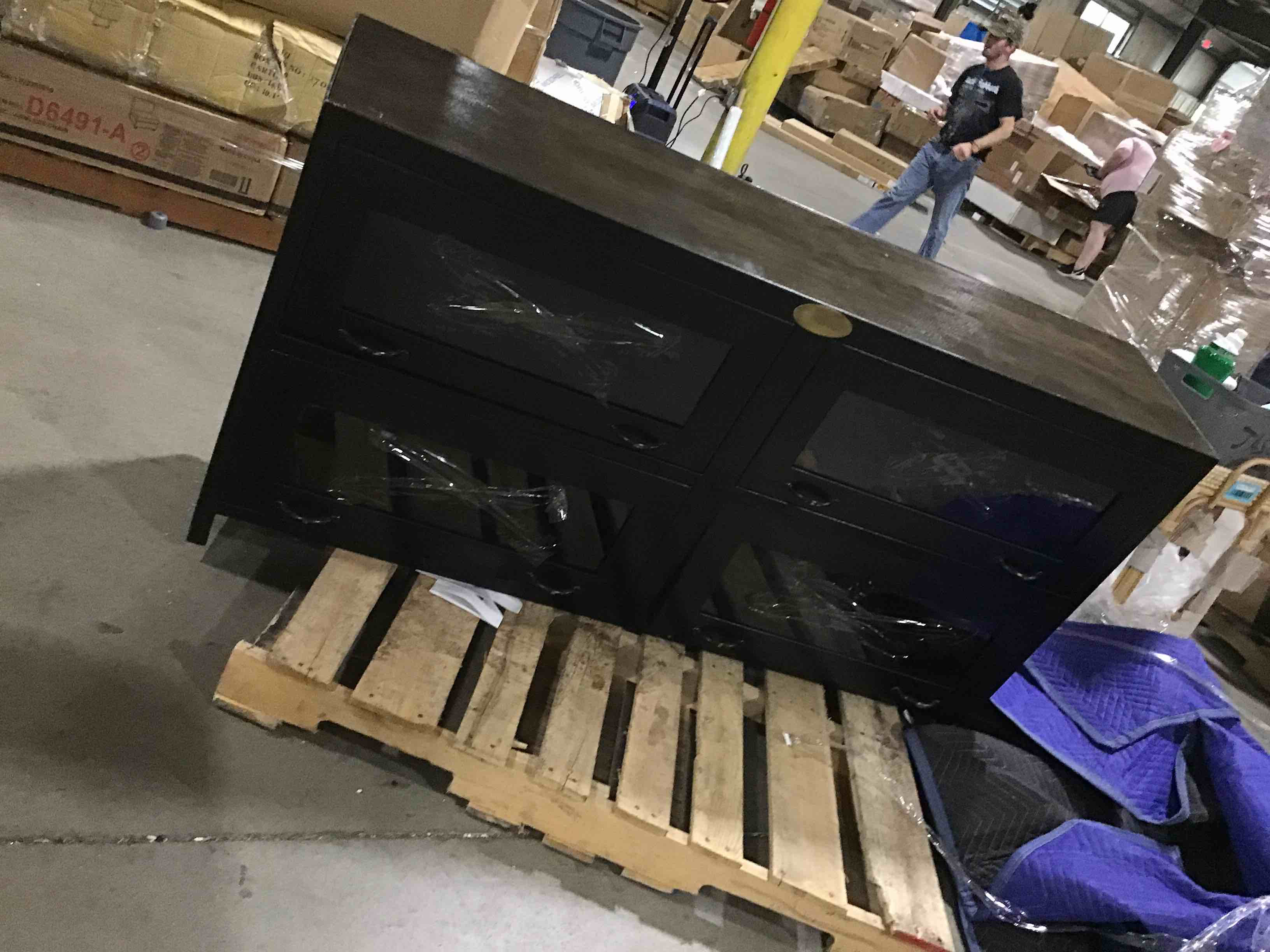 https://s3.amazonaws.com/lotting-images-prod/bidfta/ORG4377862_1687266512194.jpeg