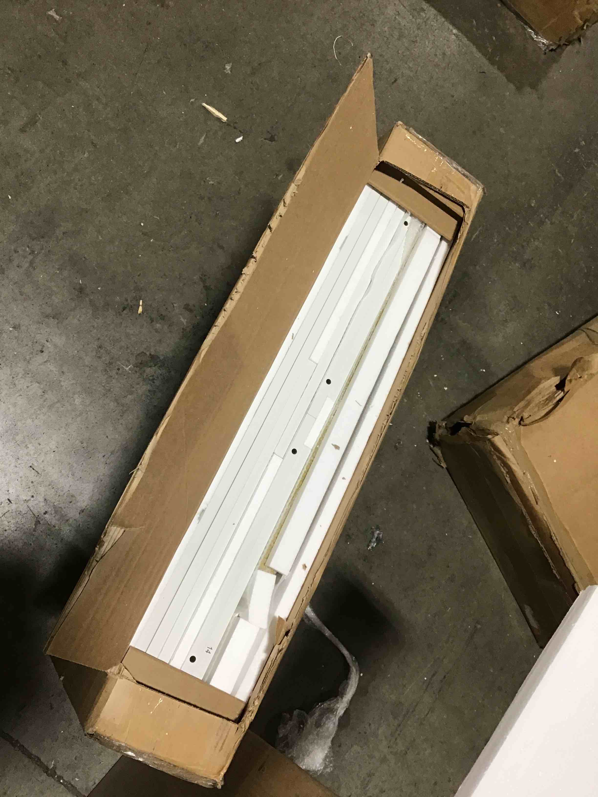 https://s3.amazonaws.com/lotting-images-prod/bidfta/ORG4379274_1687262639283.jpeg
