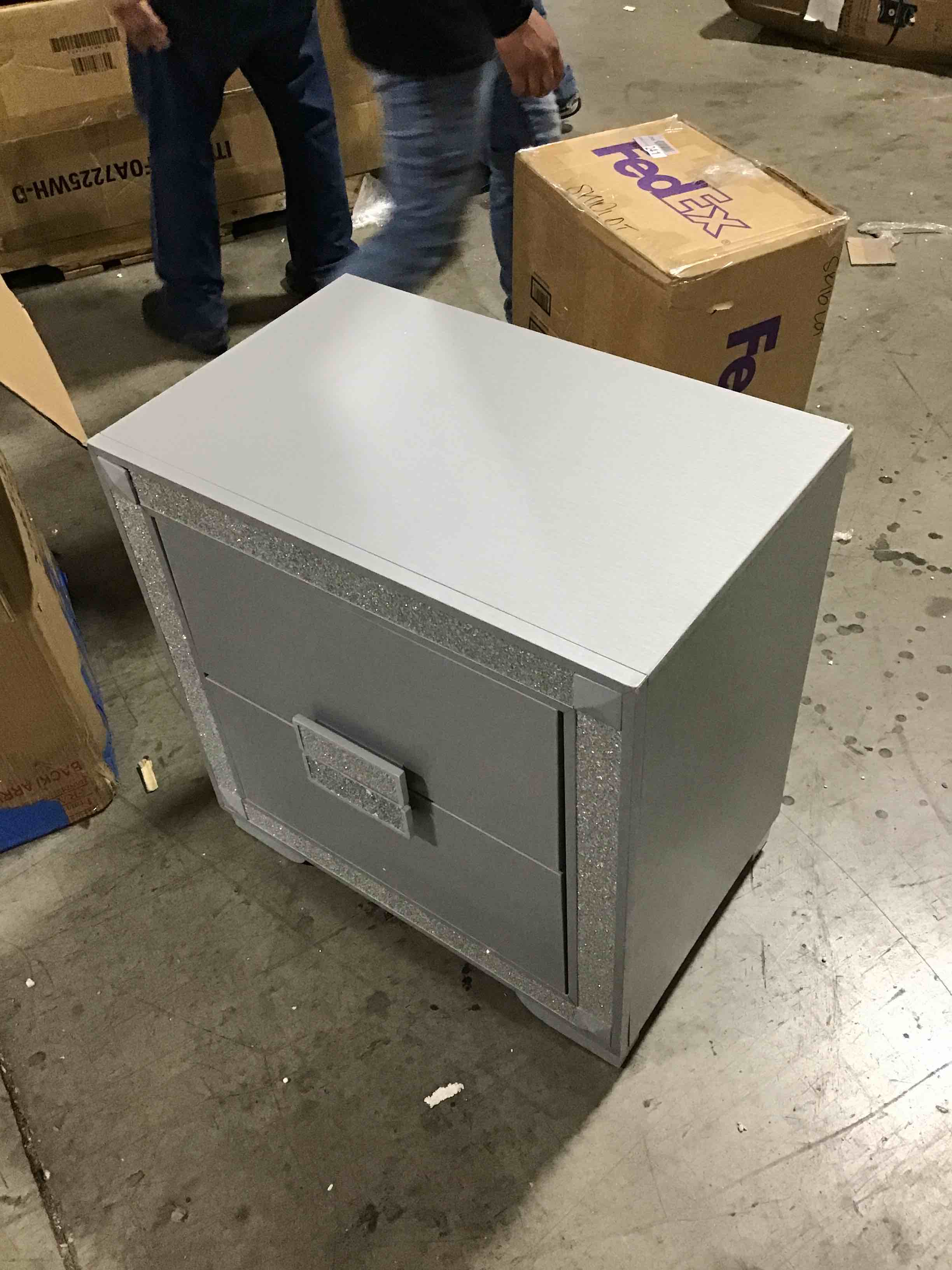 https://s3.amazonaws.com/lotting-images-prod/bidfta/ORG4379343_1687290538215.jpeg