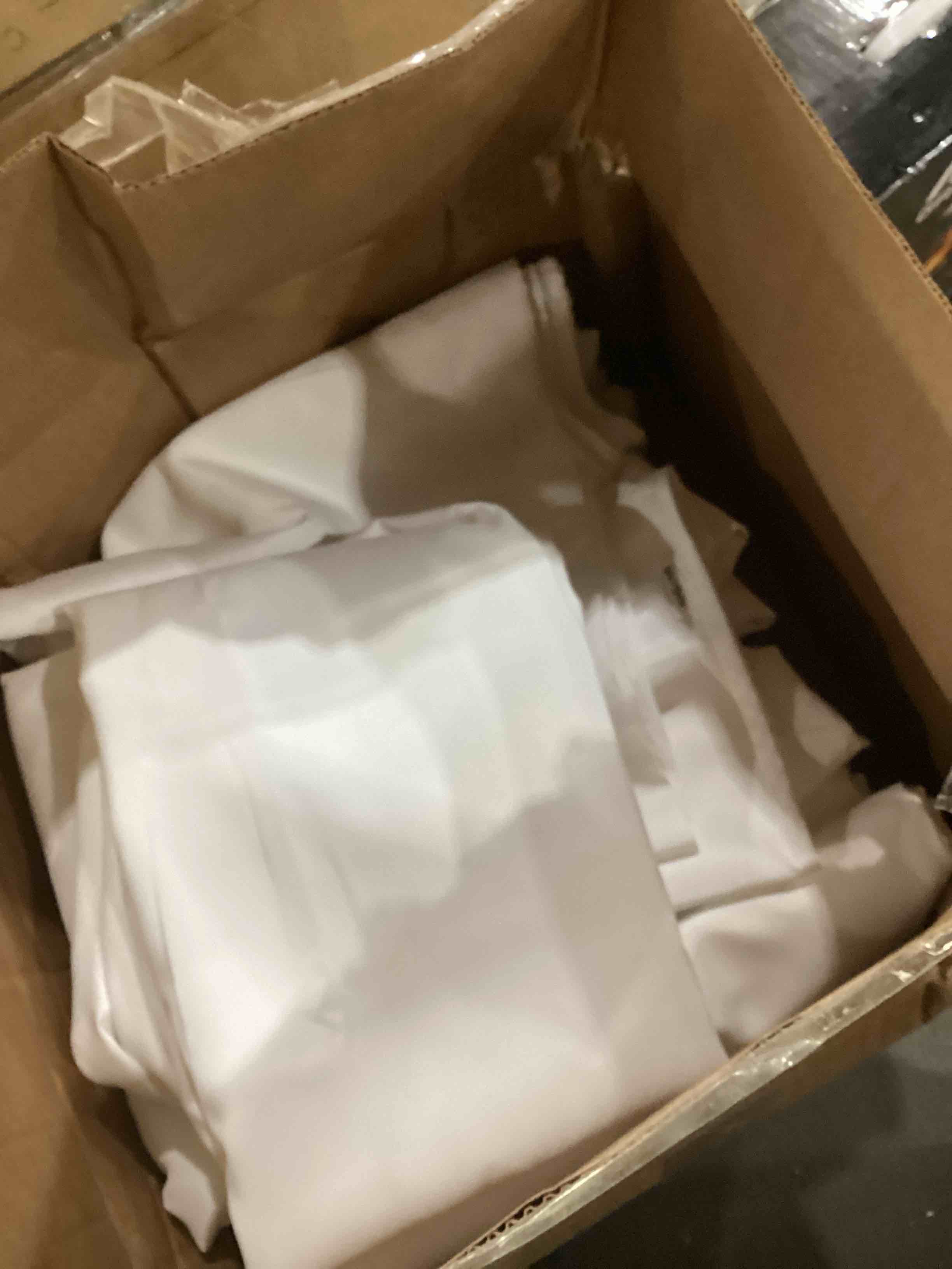 https://s3.amazonaws.com/lotting-images-prod/bidfta/ORG4503332_1715122259055.jpeg