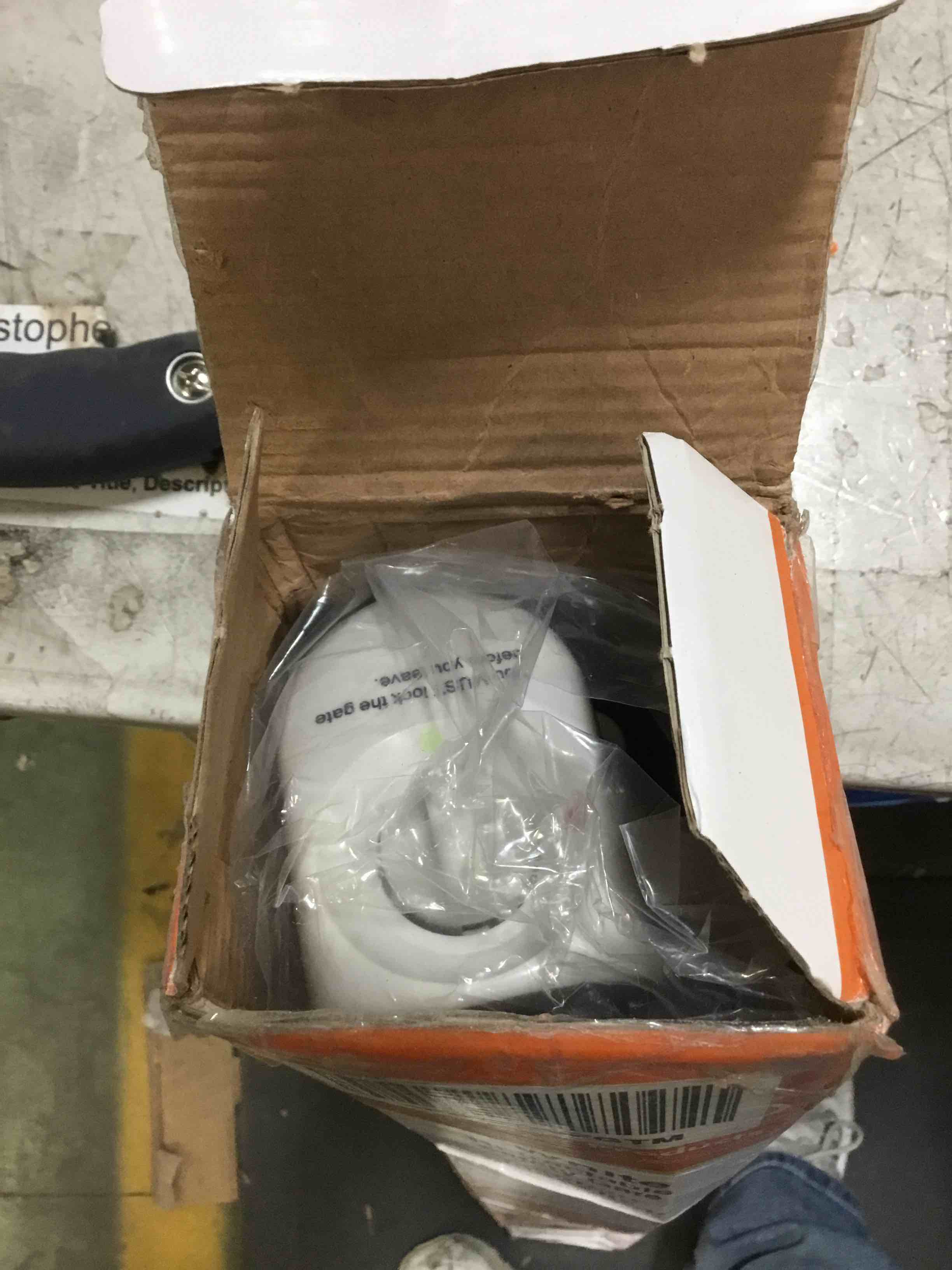 https://s3.amazonaws.com/lotting-images-prod/bidfta/ORG4550661_1679343412415.jpeg
