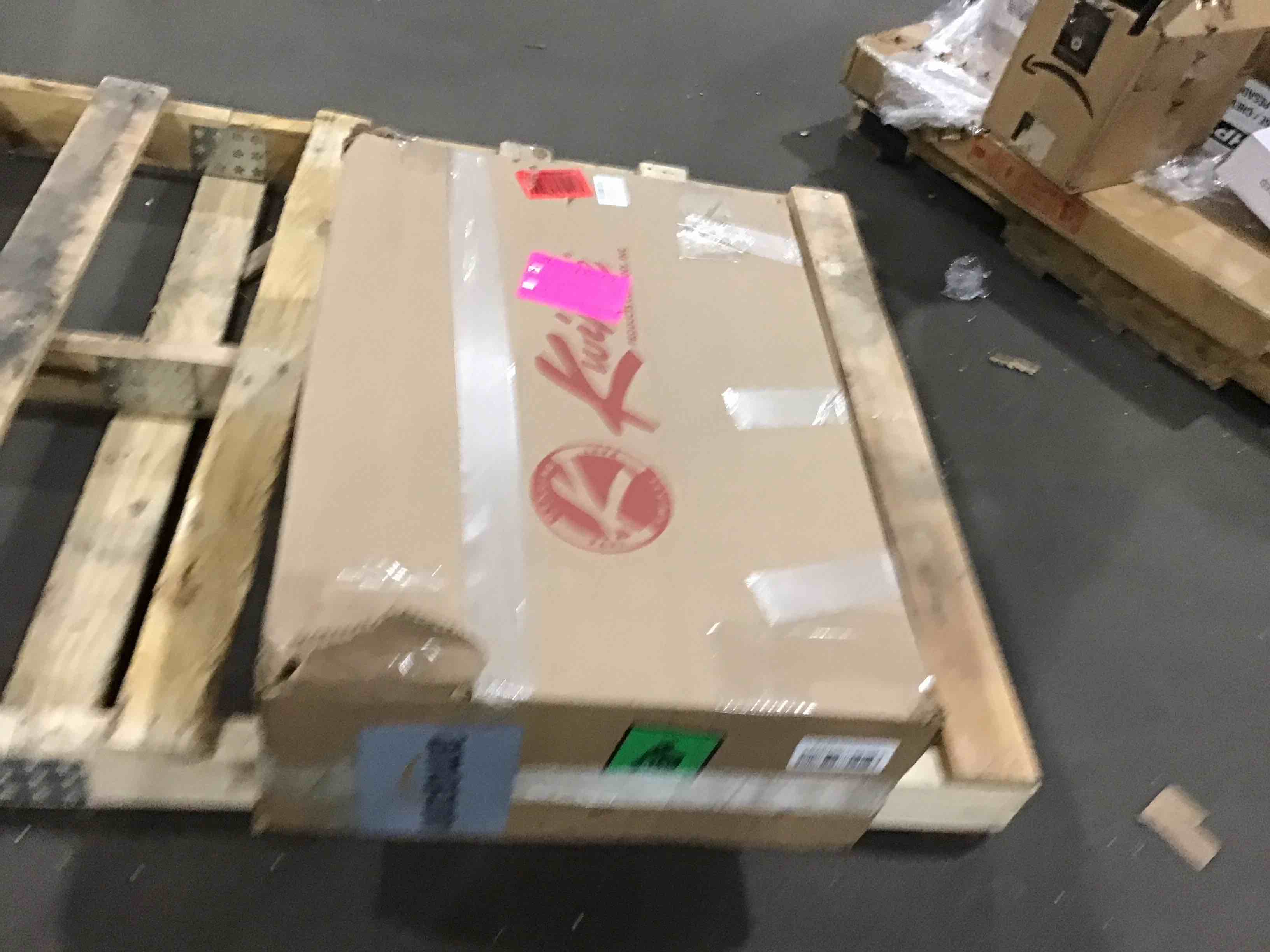 https://s3.amazonaws.com/lotting-images-prod/bidfta/ORG4575720_1709833705900.jpeg