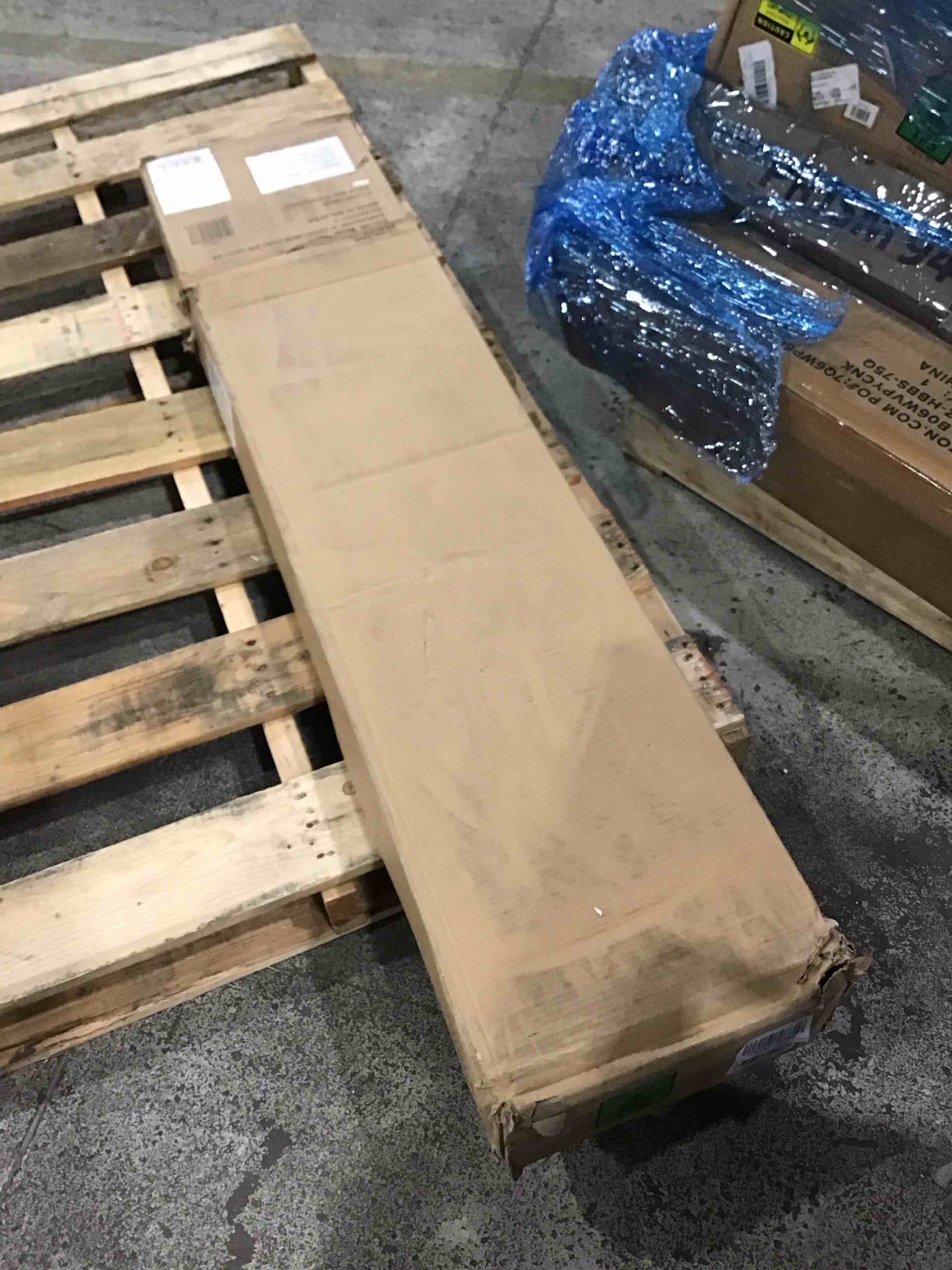 https://s3.amazonaws.com/lotting-images-prod/bidfta/ORG4578175_1708707628703.jpeg