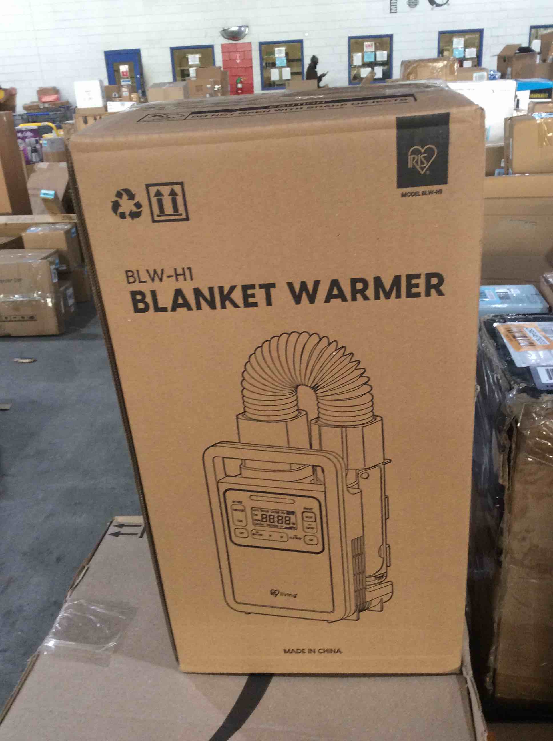 https://s3.amazonaws.com/lotting-images-prod/bidfta/ORG4579217_1707949635424.jpeg