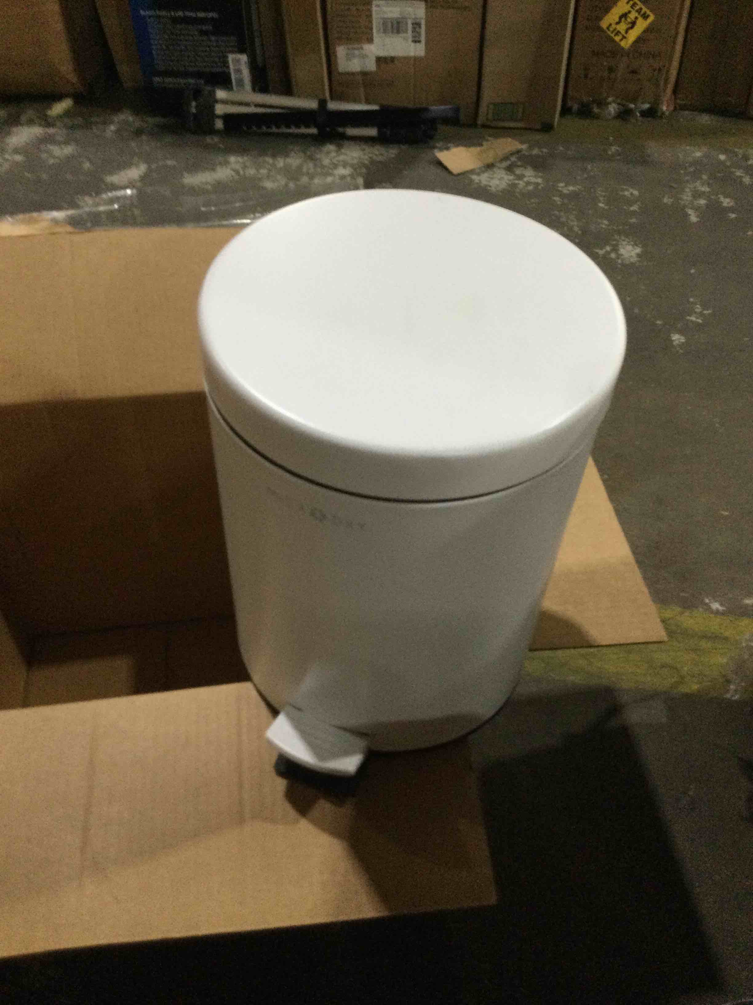 https://s3.amazonaws.com/lotting-images-prod/bidfta/ORG4625368_1687357359300.jpeg