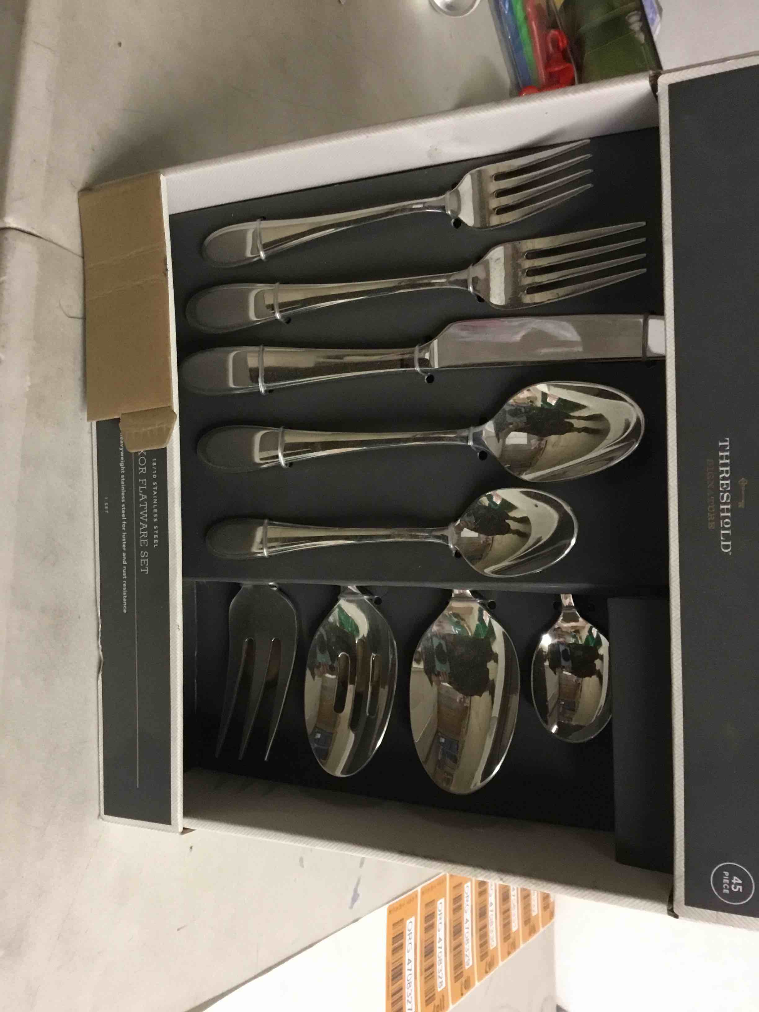 https://s3.amazonaws.com/lotting-images-prod/bidfta/ORG4708327_1685986233060.jpeg