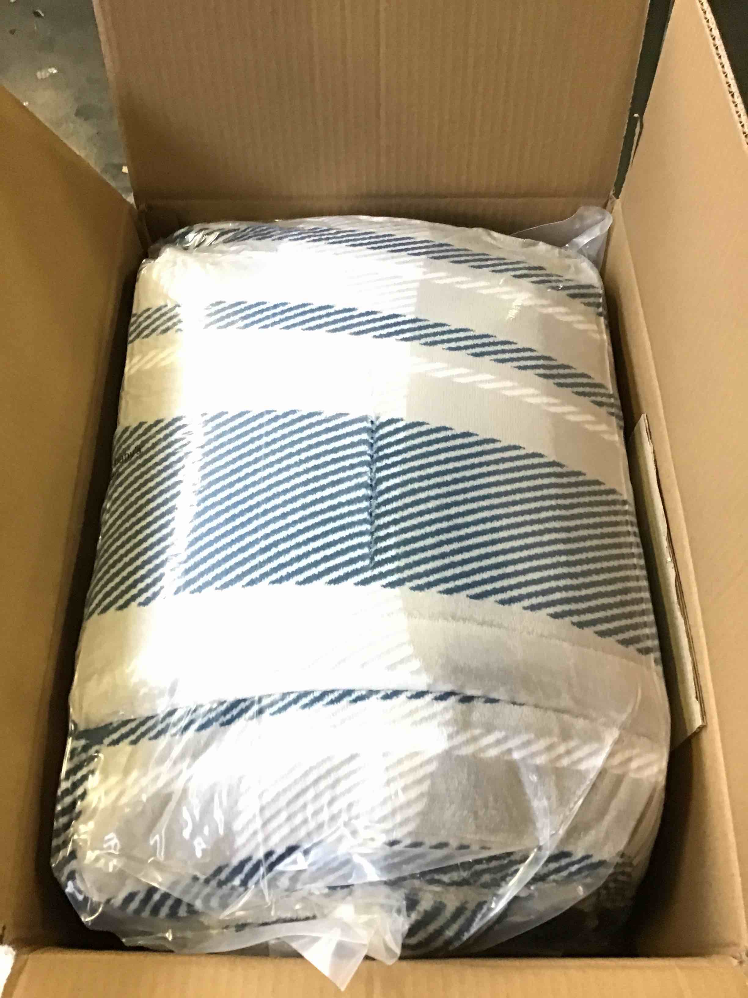https://s3.amazonaws.com/lotting-images-prod/bidfta/ORG4759137_1690888774335.jpeg