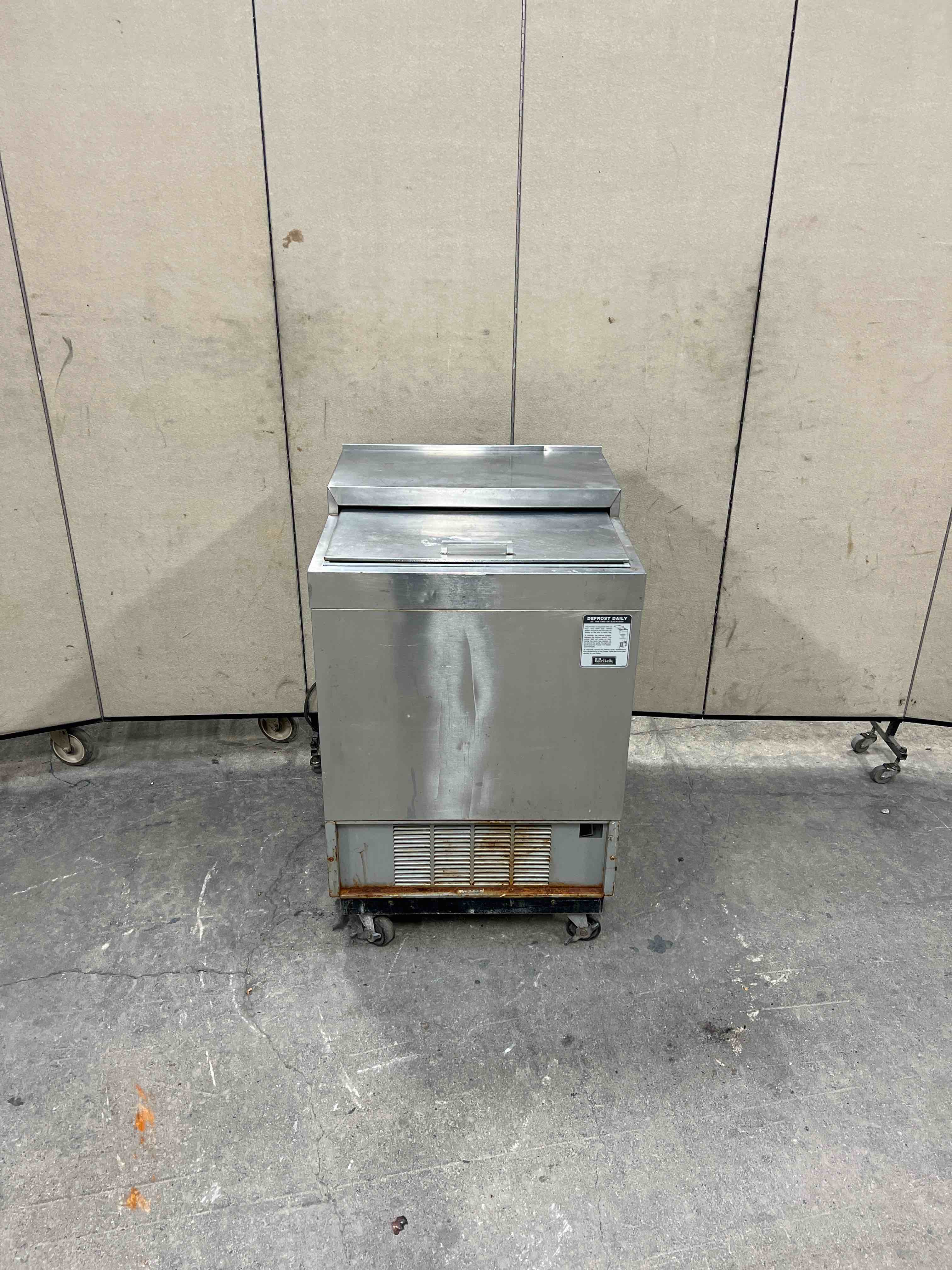 PERLICK 24 INCH BACK BAR BOTTLE COOLER ON CASTERS 