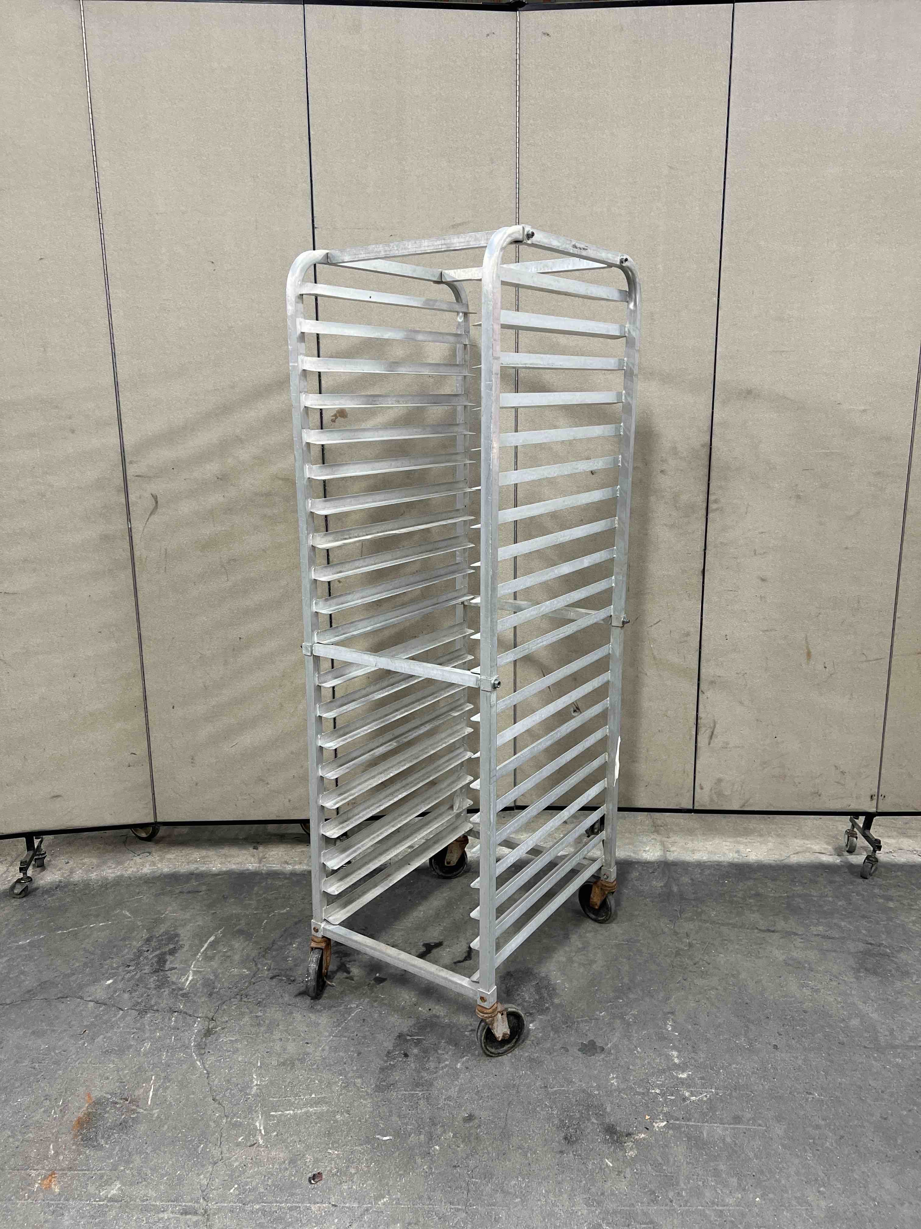20 SLOT FULL SIZE SHEET PAN RACK 