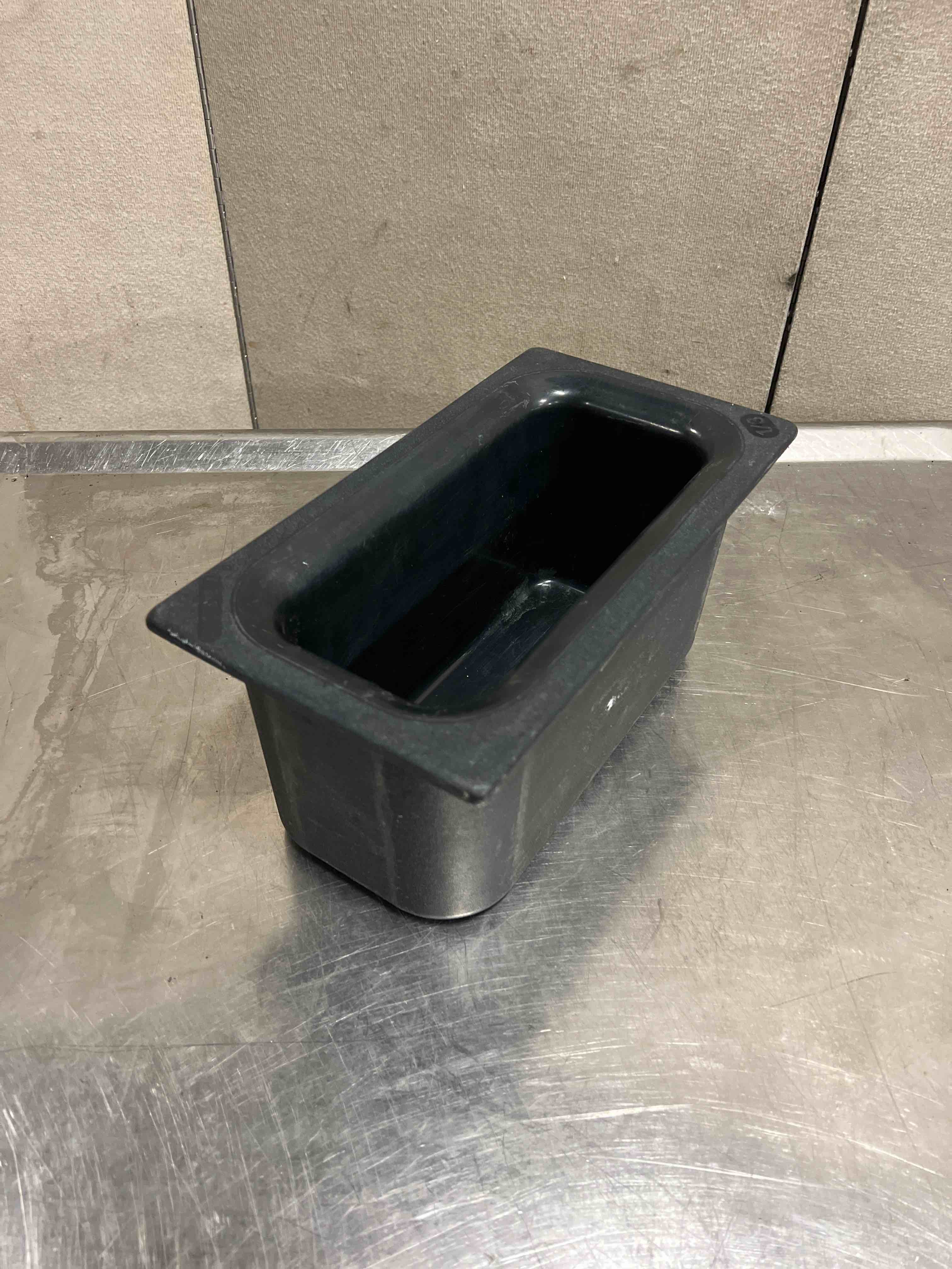 CARLISLE GEL INSULATED FREEZABLE THIRD SIZE SIX INCH DEEP INSERT PAN