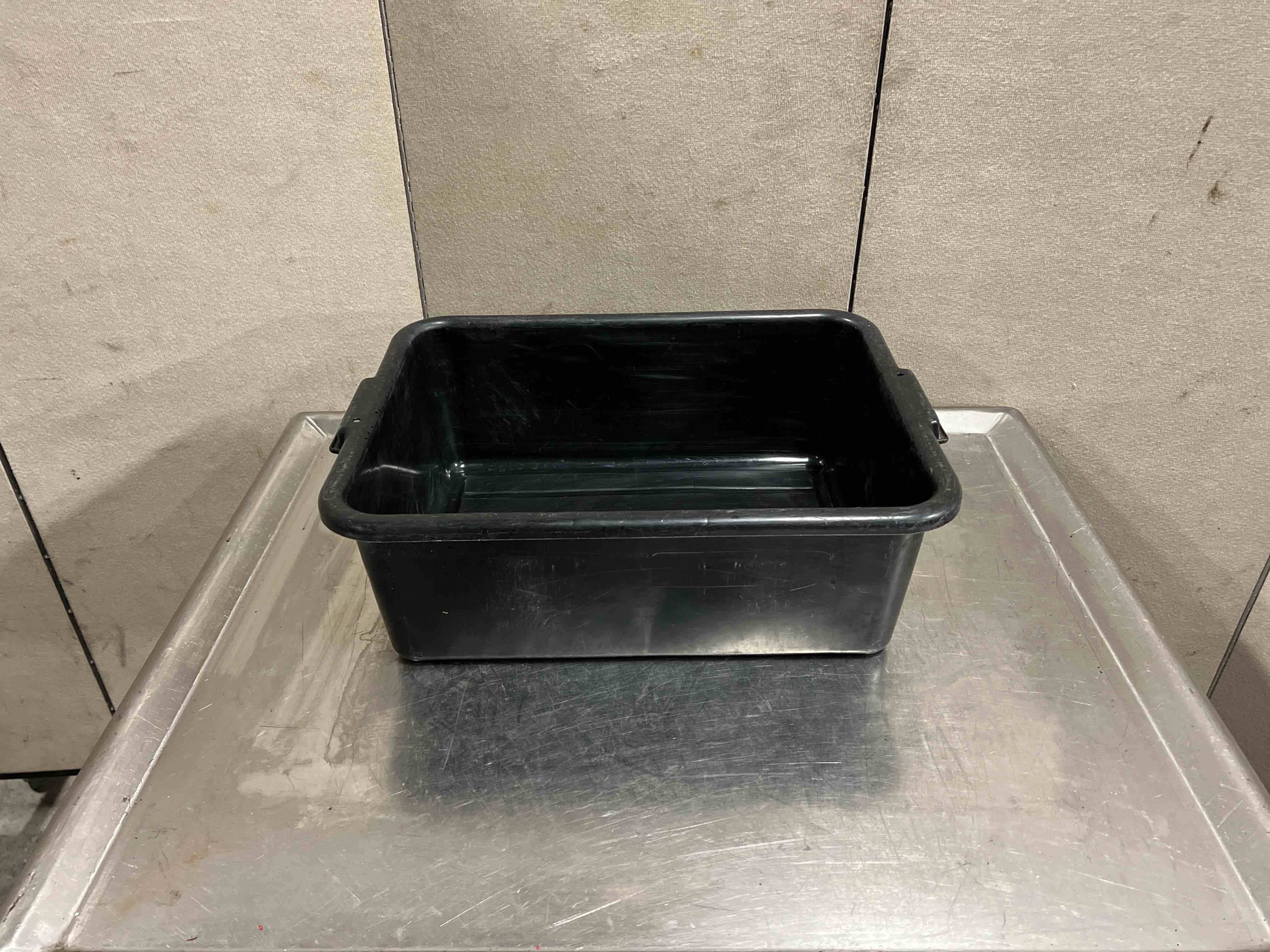 PLASTIC BUS TUB