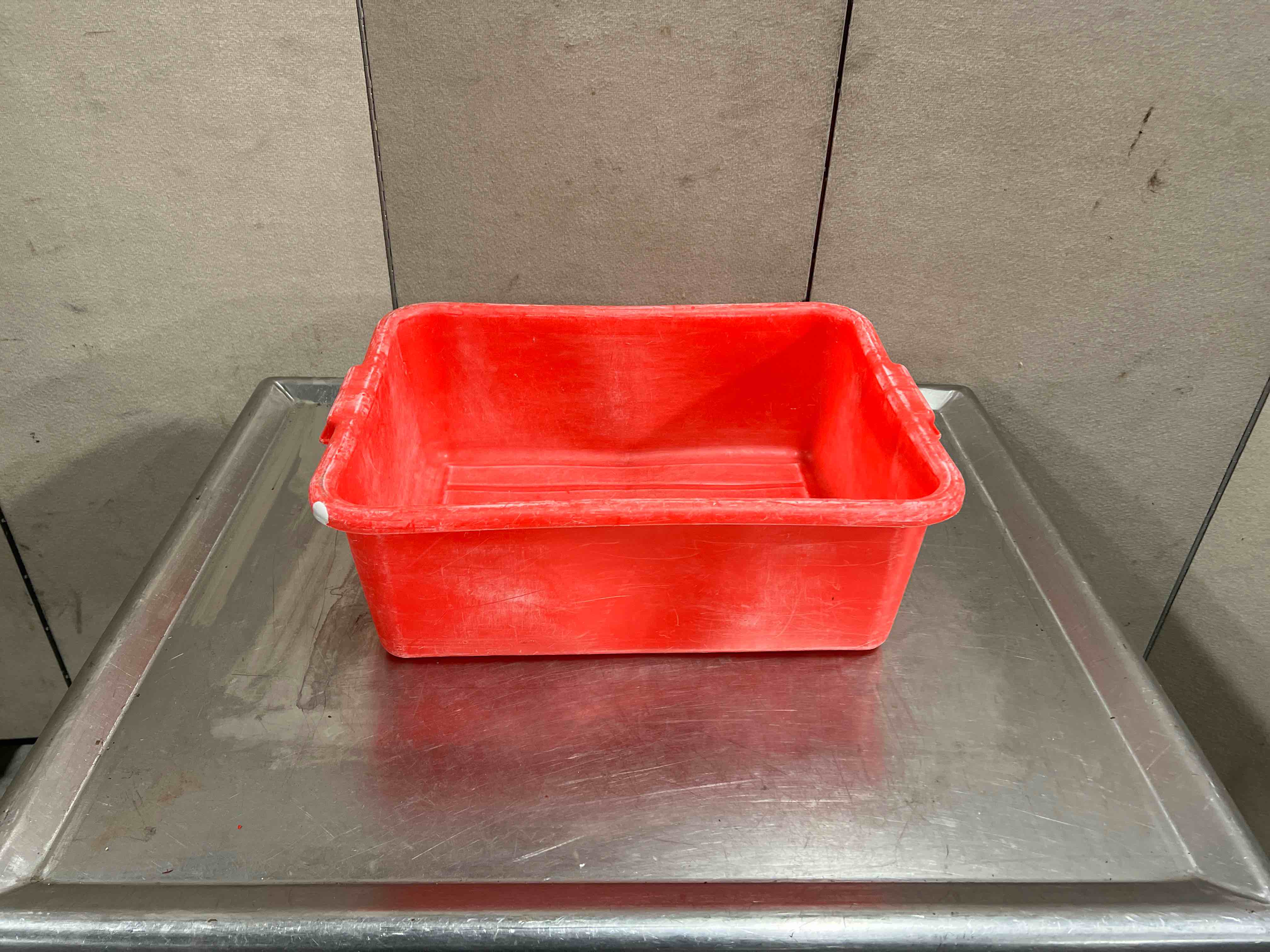 PLASTIC BUS TUB