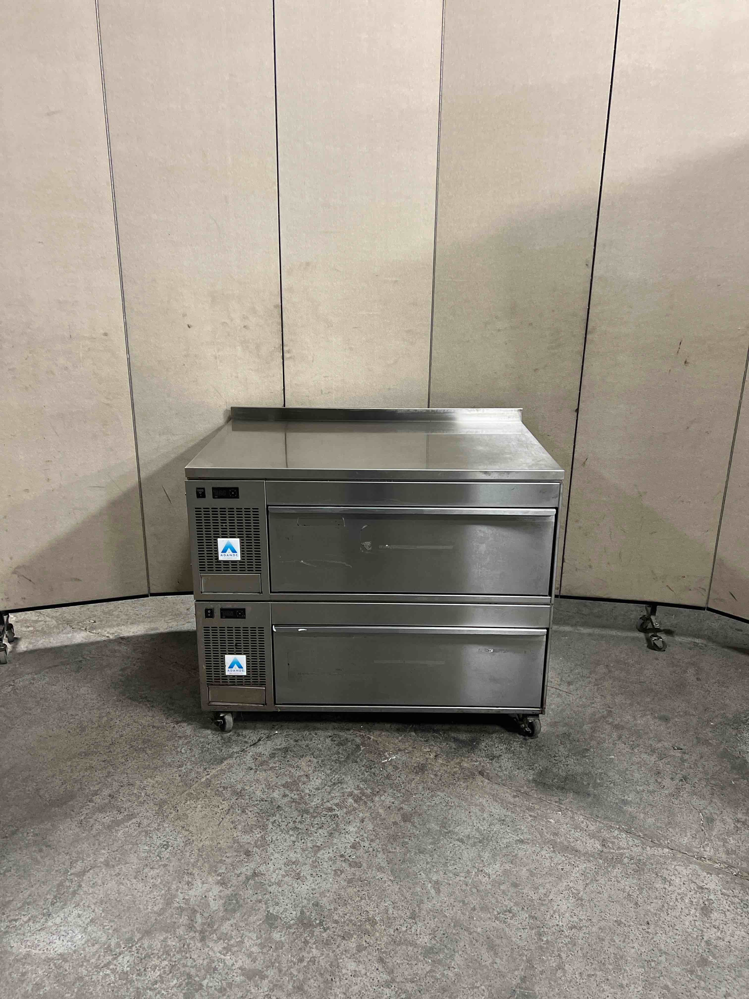 2020 ADANDE 43.25 INCH DOUBLE STACK REFRIGERATED/FREEZER CHEF BASE UNITS ON CASTERS 