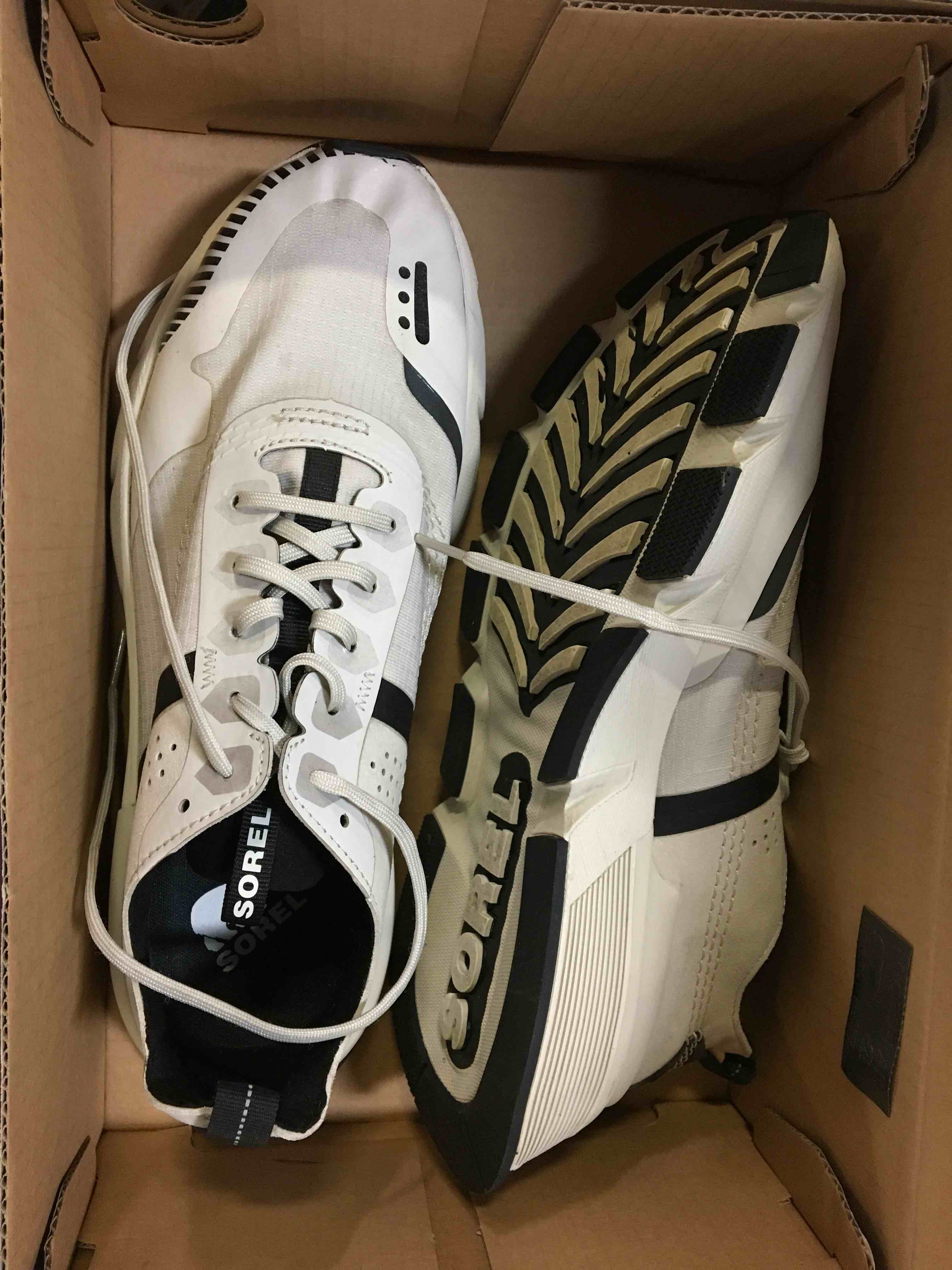 Sorel men’s gym shoes, size 9.5