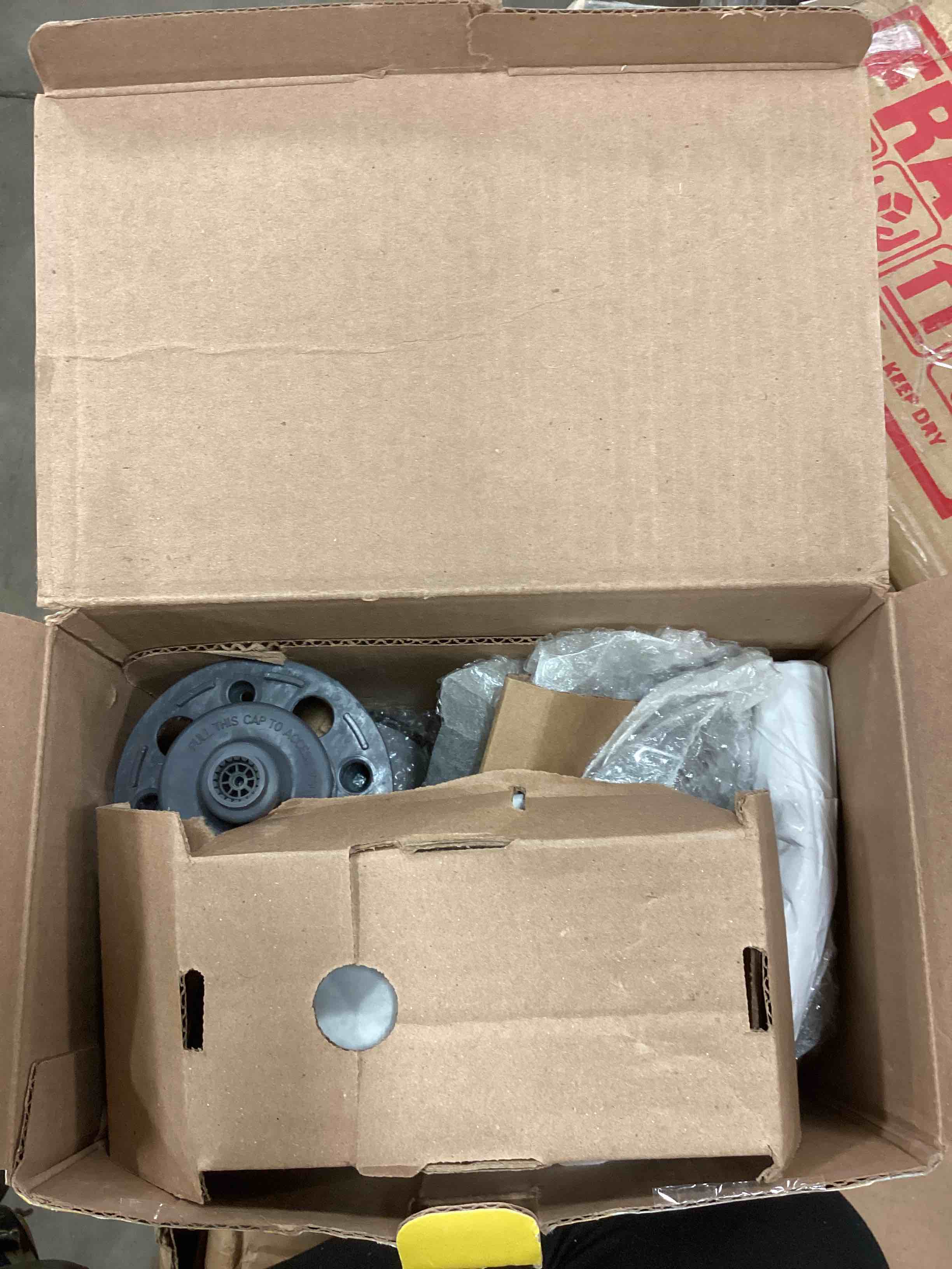 https://s3.amazonaws.com/lotting-images-prod/bidfta/ORG4813083_1687194417191.jpeg