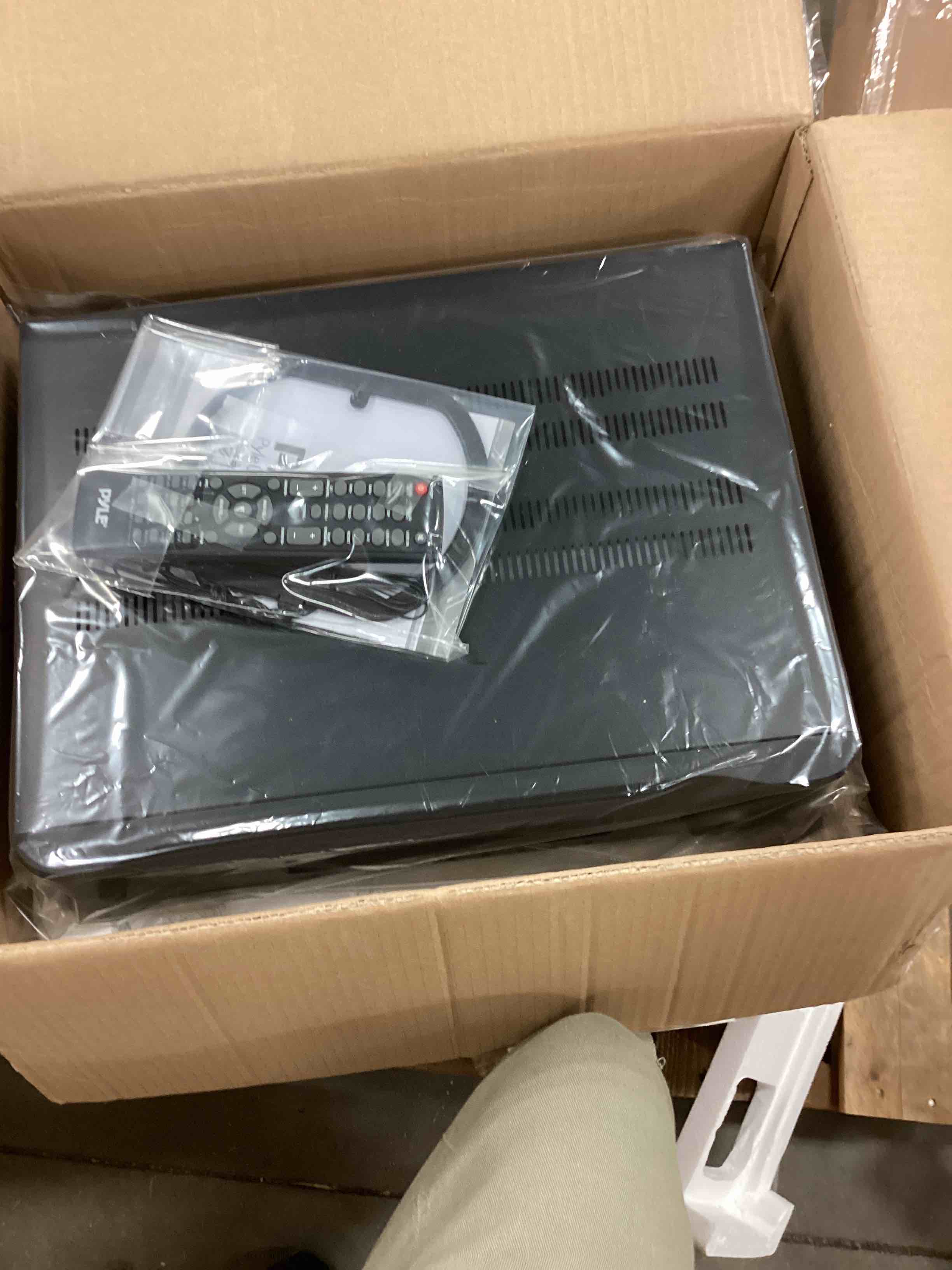 https://s3.amazonaws.com/lotting-images-prod/bidfta/ORG4813765_1688584235364.jpeg
