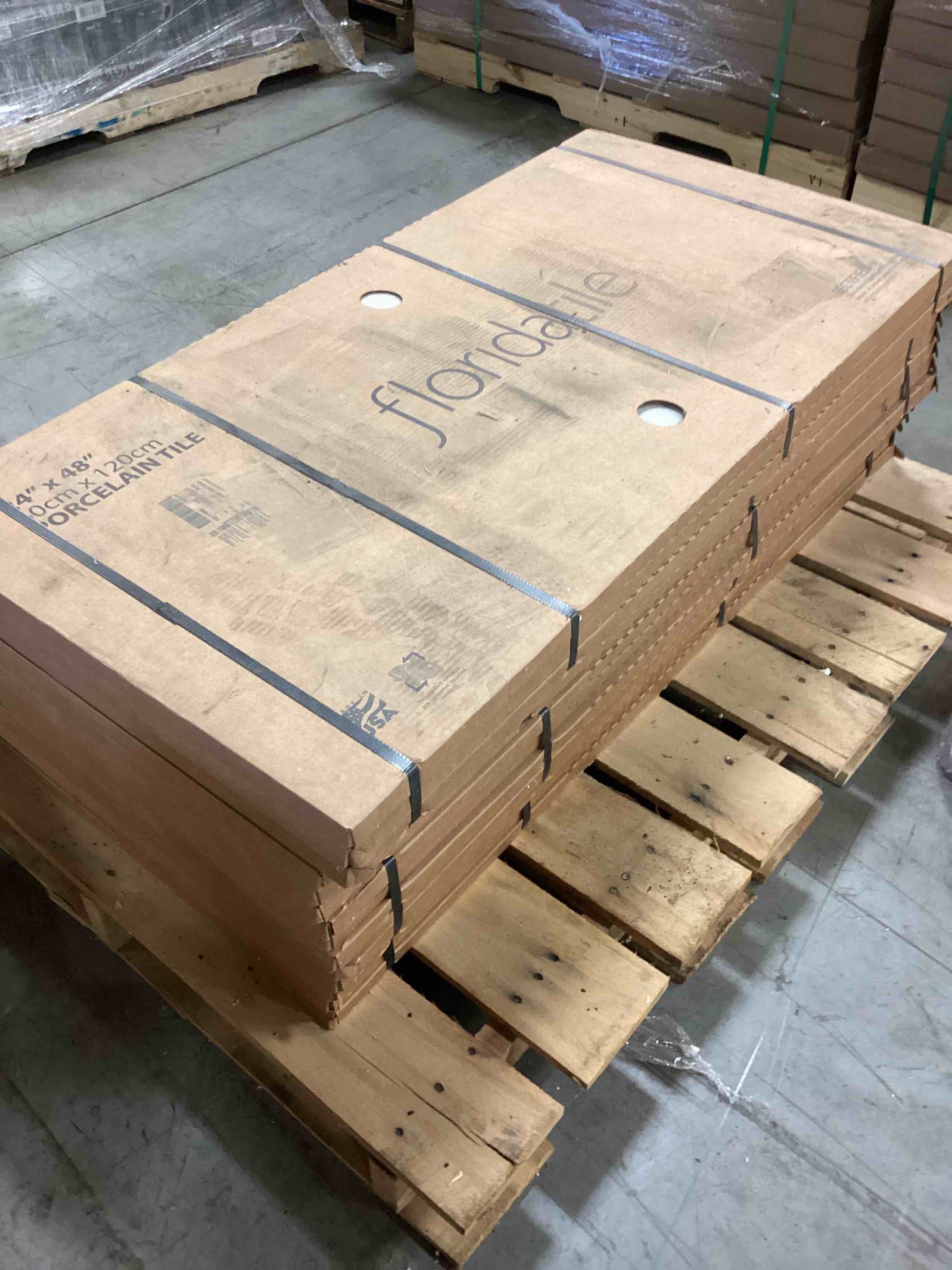 https://s3.amazonaws.com/lotting-images-prod/bidfta/ORG4816561_1687868630137.jpeg