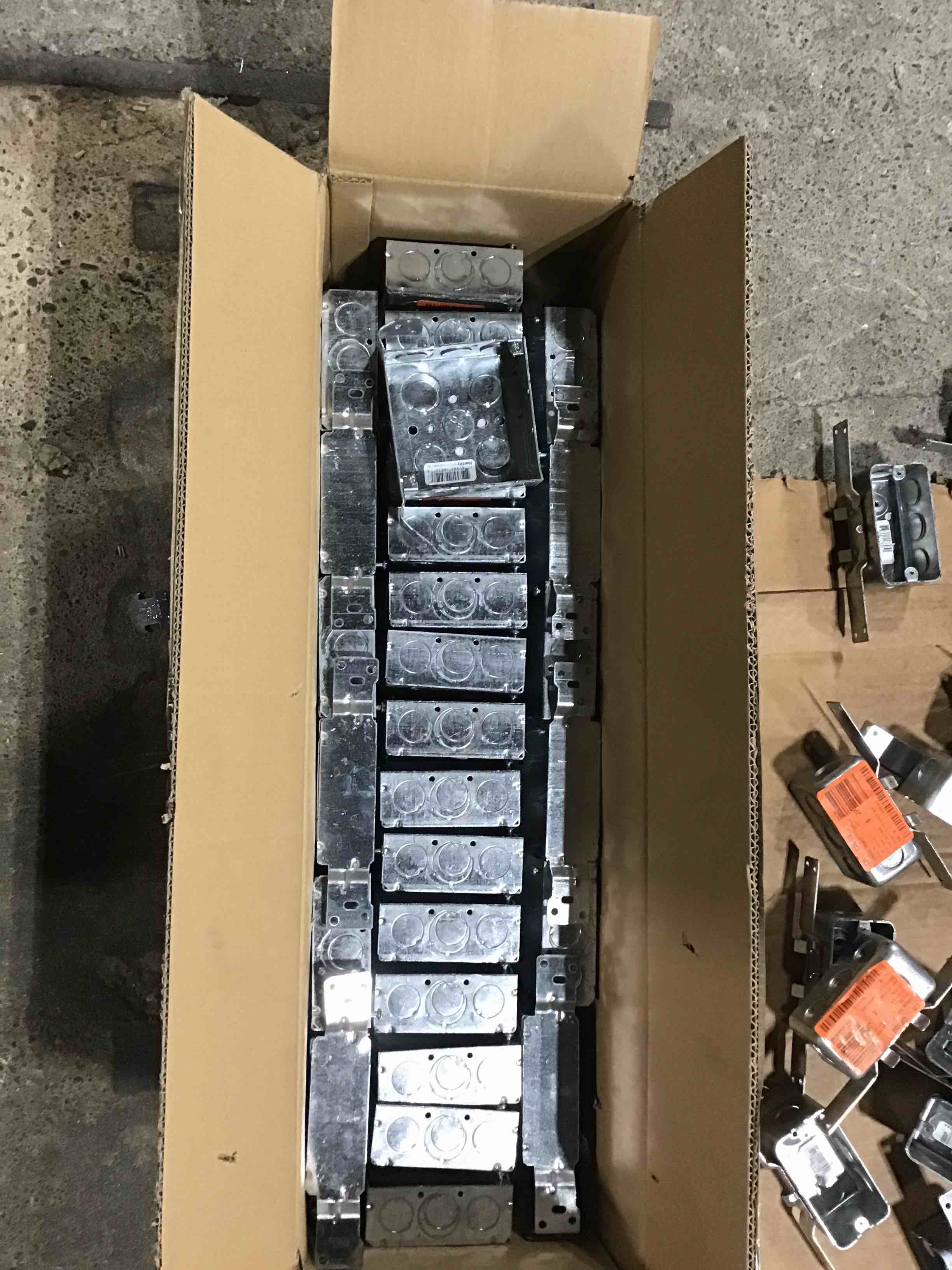https://s3.amazonaws.com/lotting-images-prod/bidfta/ORG4837570_1692024640678.jpeg