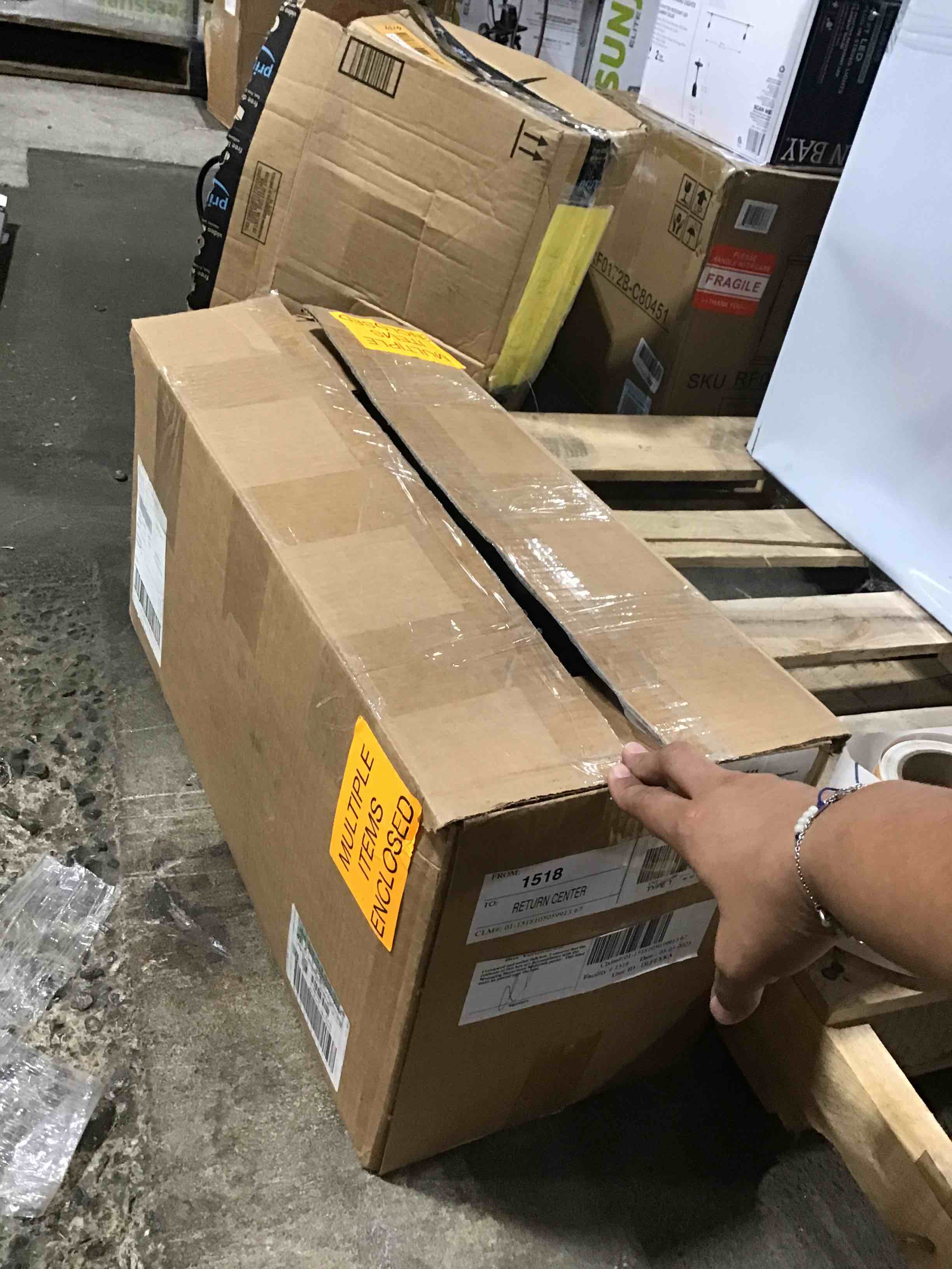 https://s3.amazonaws.com/lotting-images-prod/bidfta/ORG4837571_1692025131755.jpeg