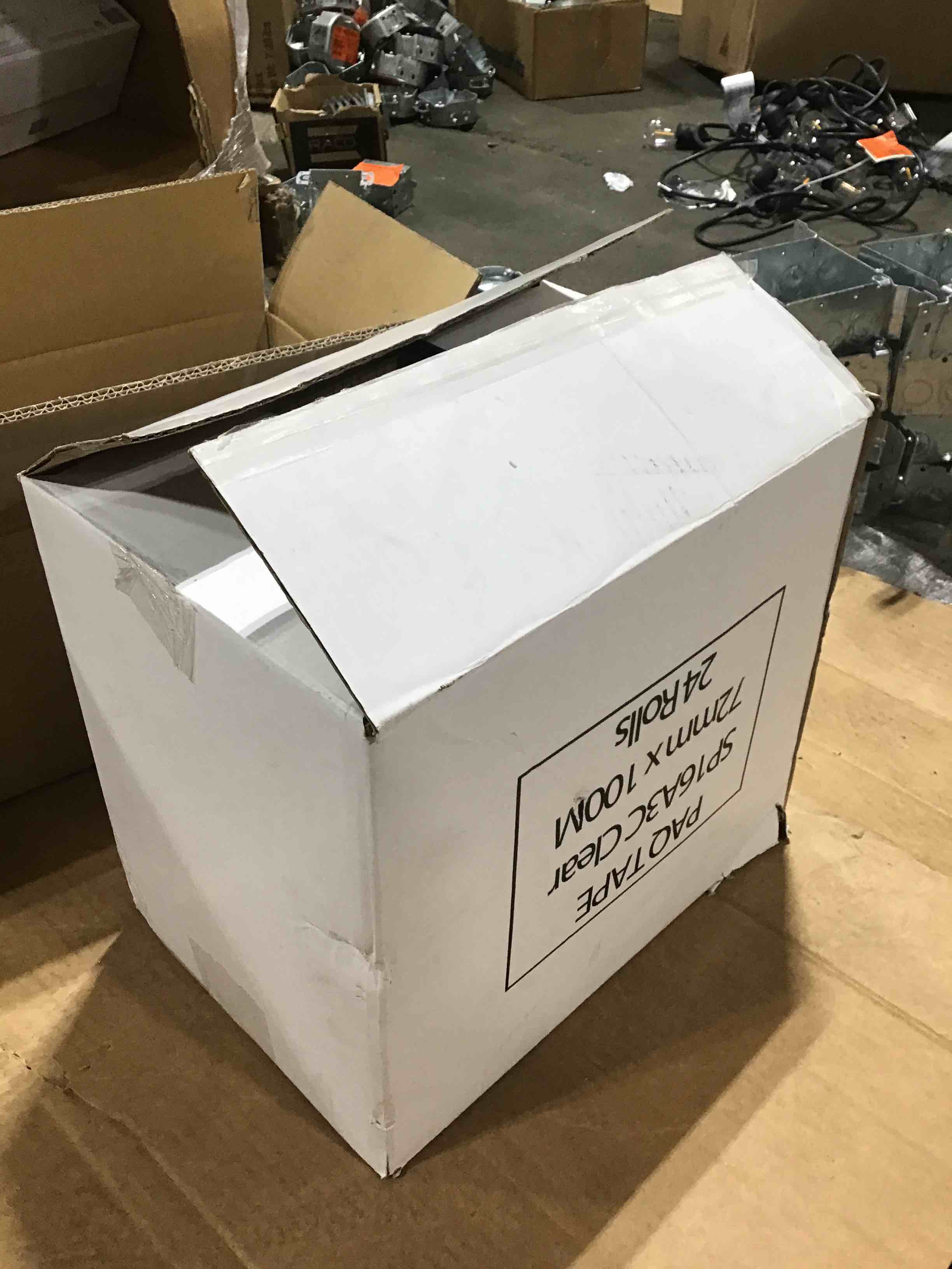 https://s3.amazonaws.com/lotting-images-prod/bidfta/ORG4837572_1692025299626.jpeg
