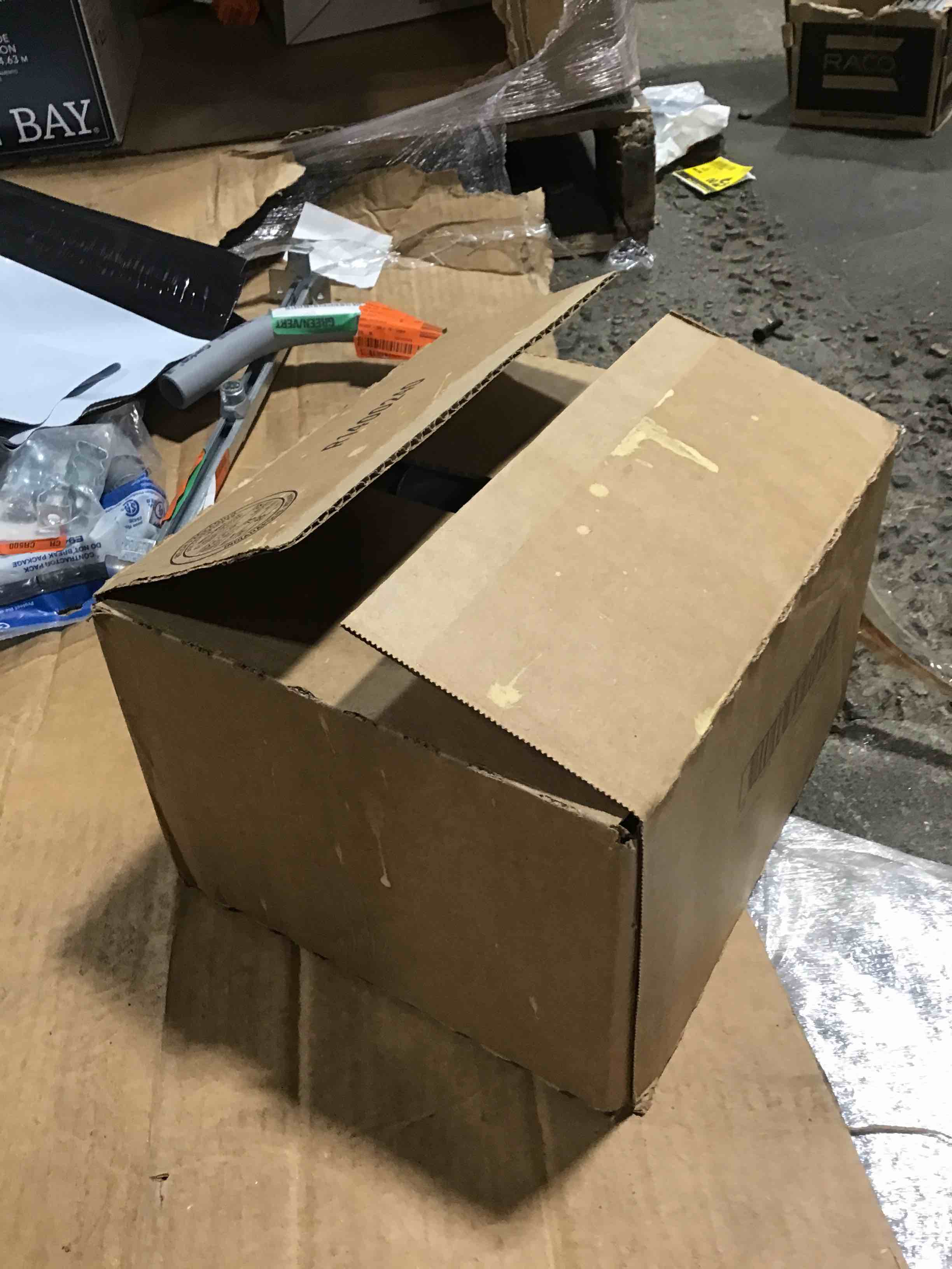 https://s3.amazonaws.com/lotting-images-prod/bidfta/ORG4837580_1692028552188.jpeg