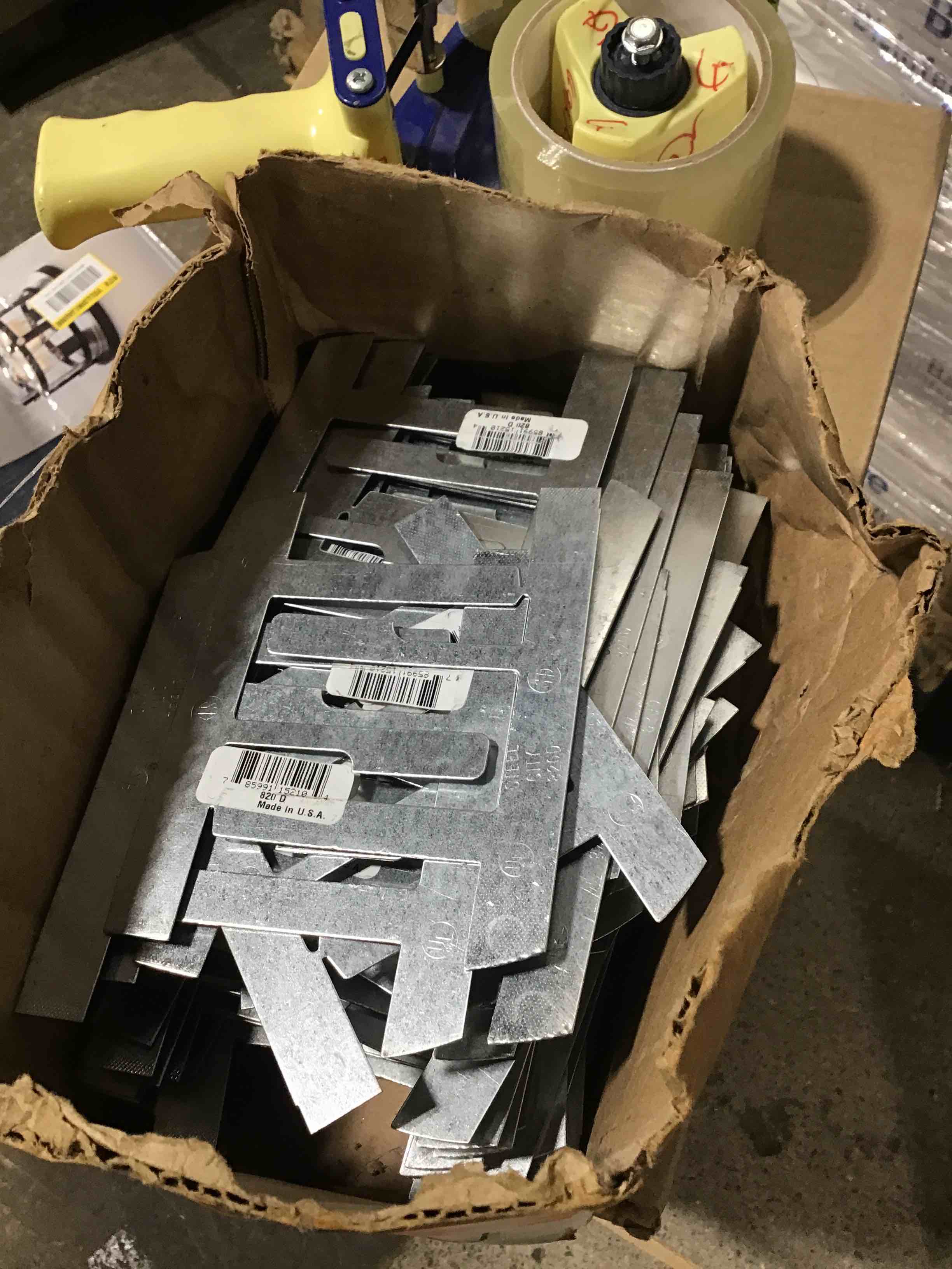 https://s3.amazonaws.com/lotting-images-prod/bidfta/ORG4837587_1692030090603.jpeg