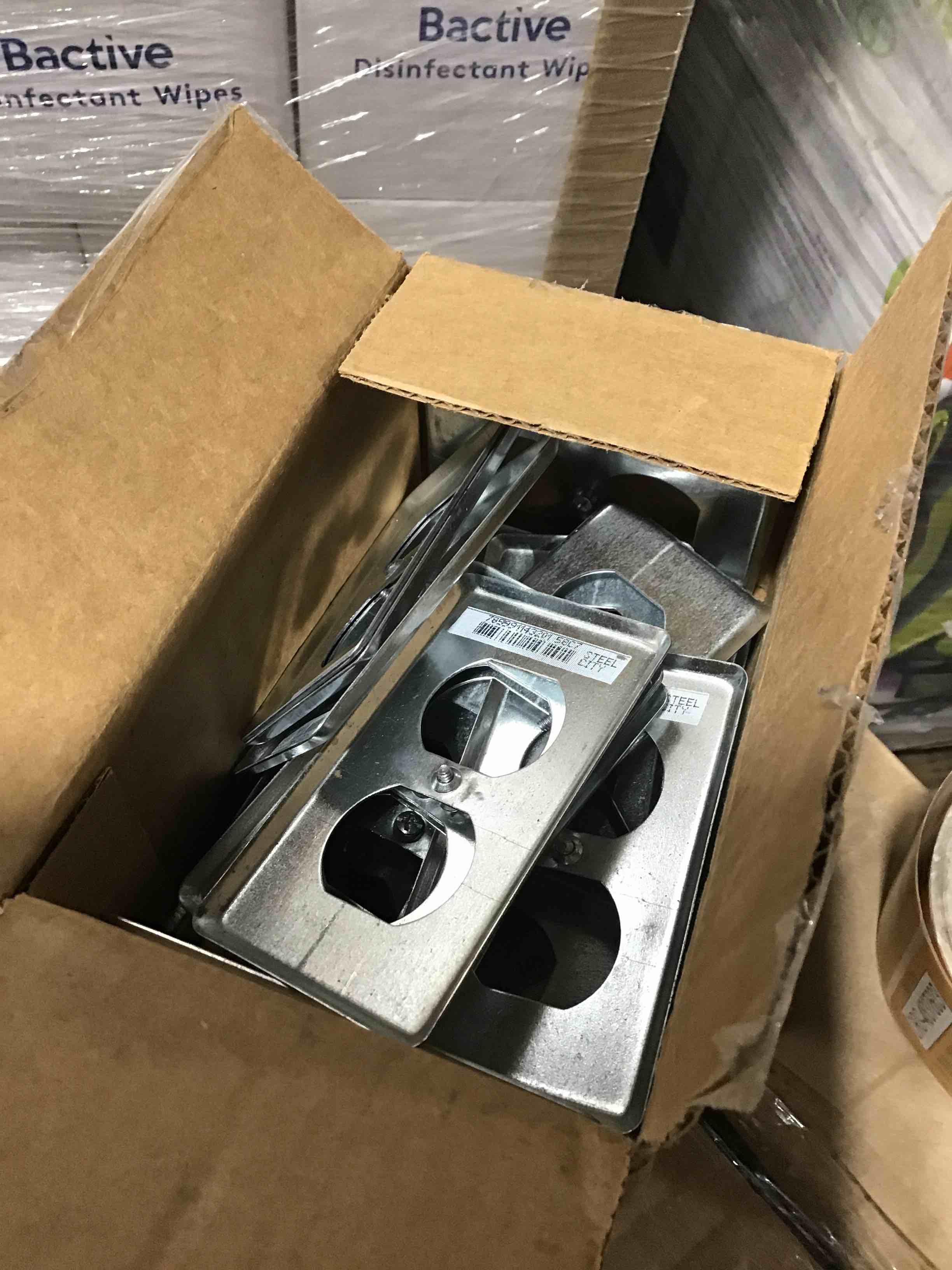 https://s3.amazonaws.com/lotting-images-prod/bidfta/ORG4837602_1692036444304.jpeg