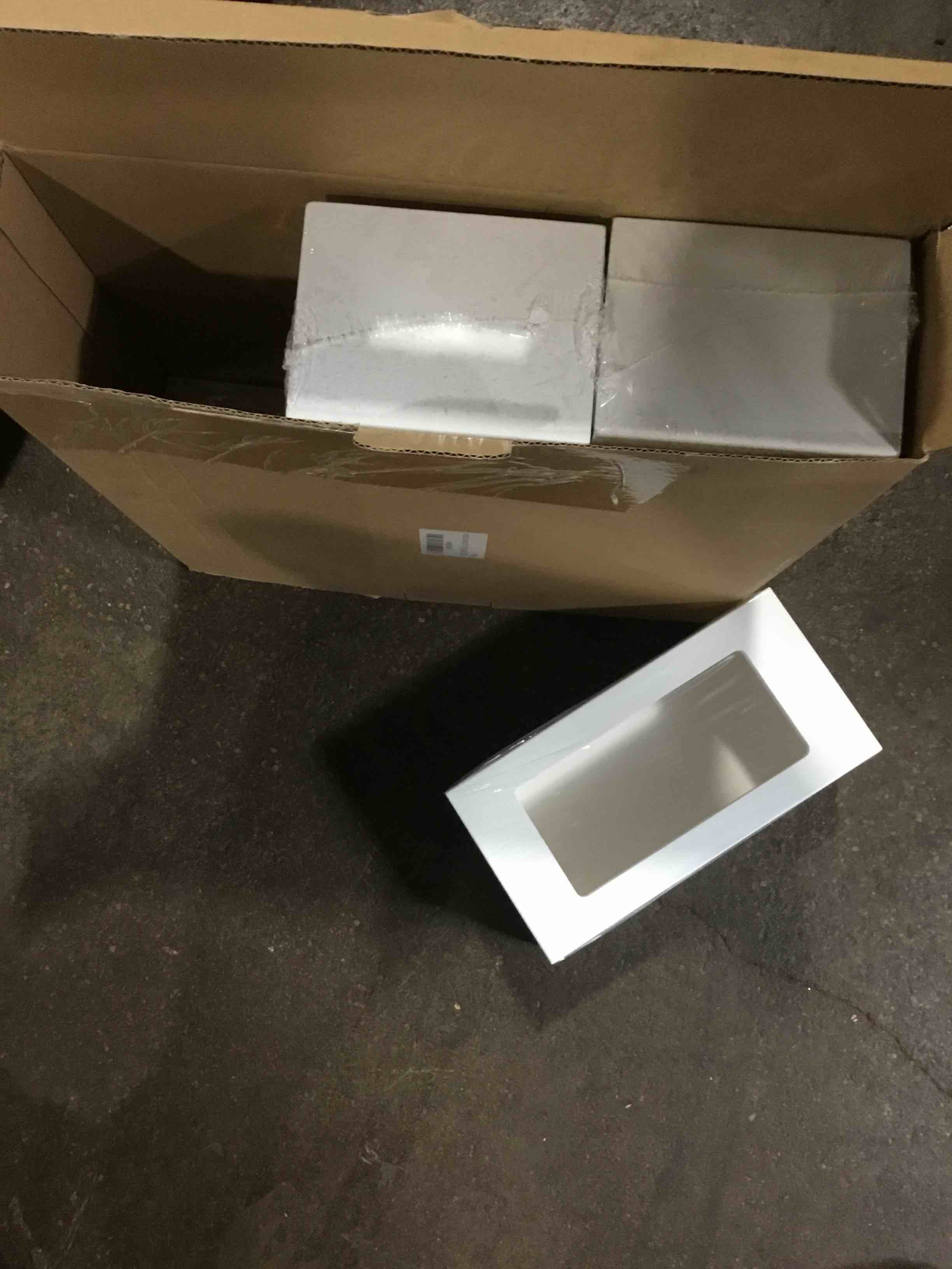 https://s3.amazonaws.com/lotting-images-prod/bidfta/ORG4861287_1688134846535.jpeg