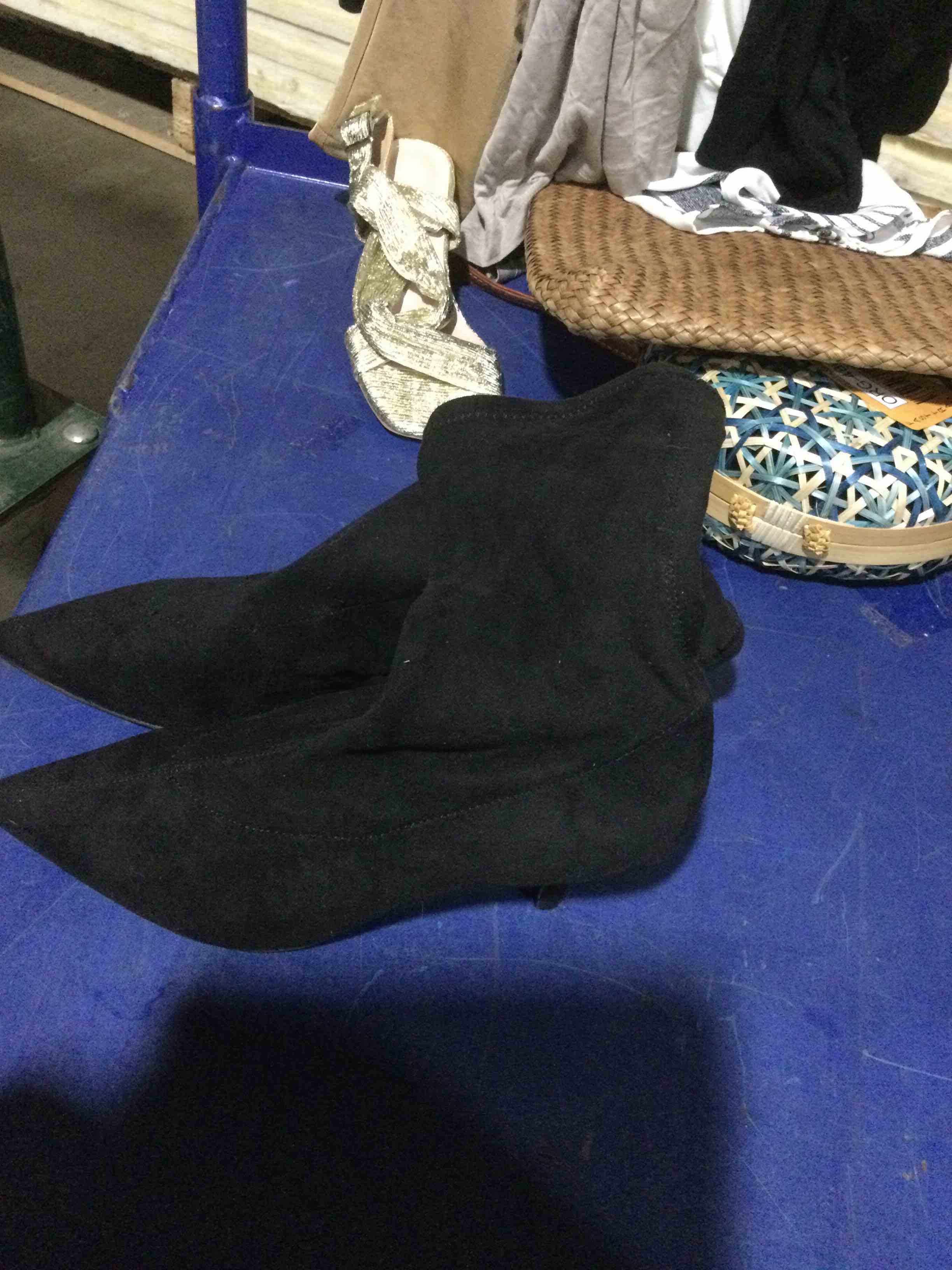 black boots, 6