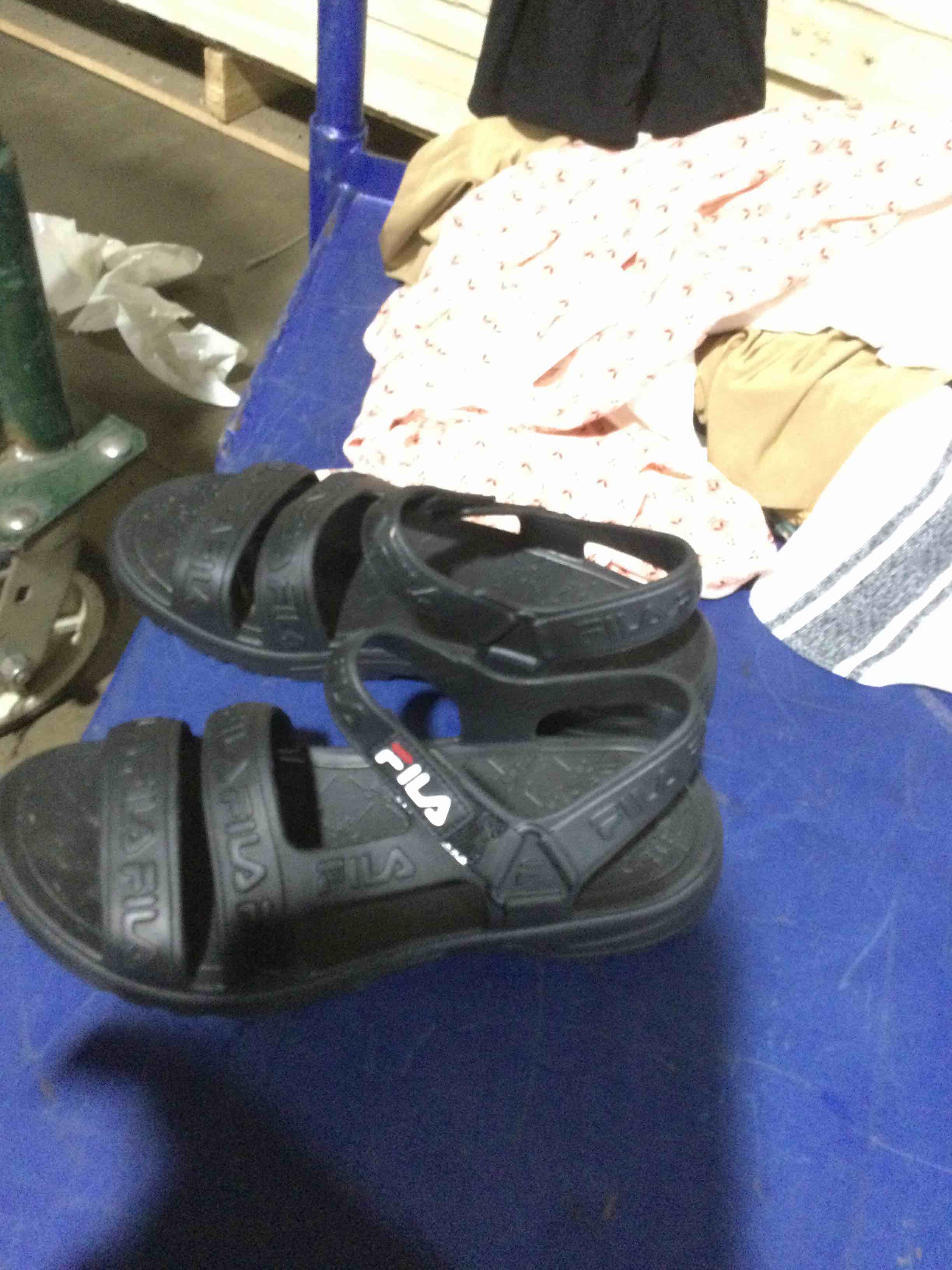 Mens fila sandals, black 10