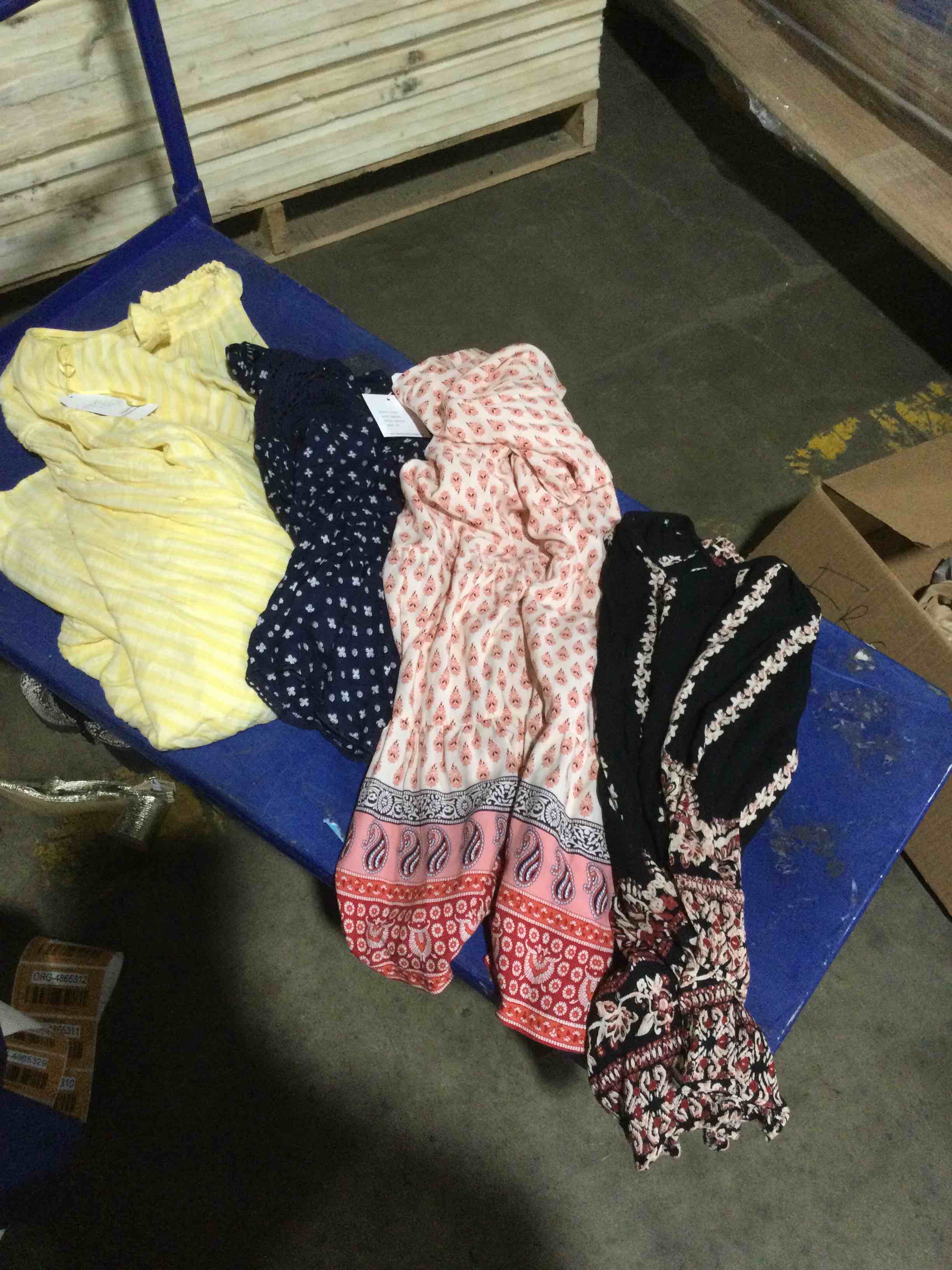 assorted dresses, size small