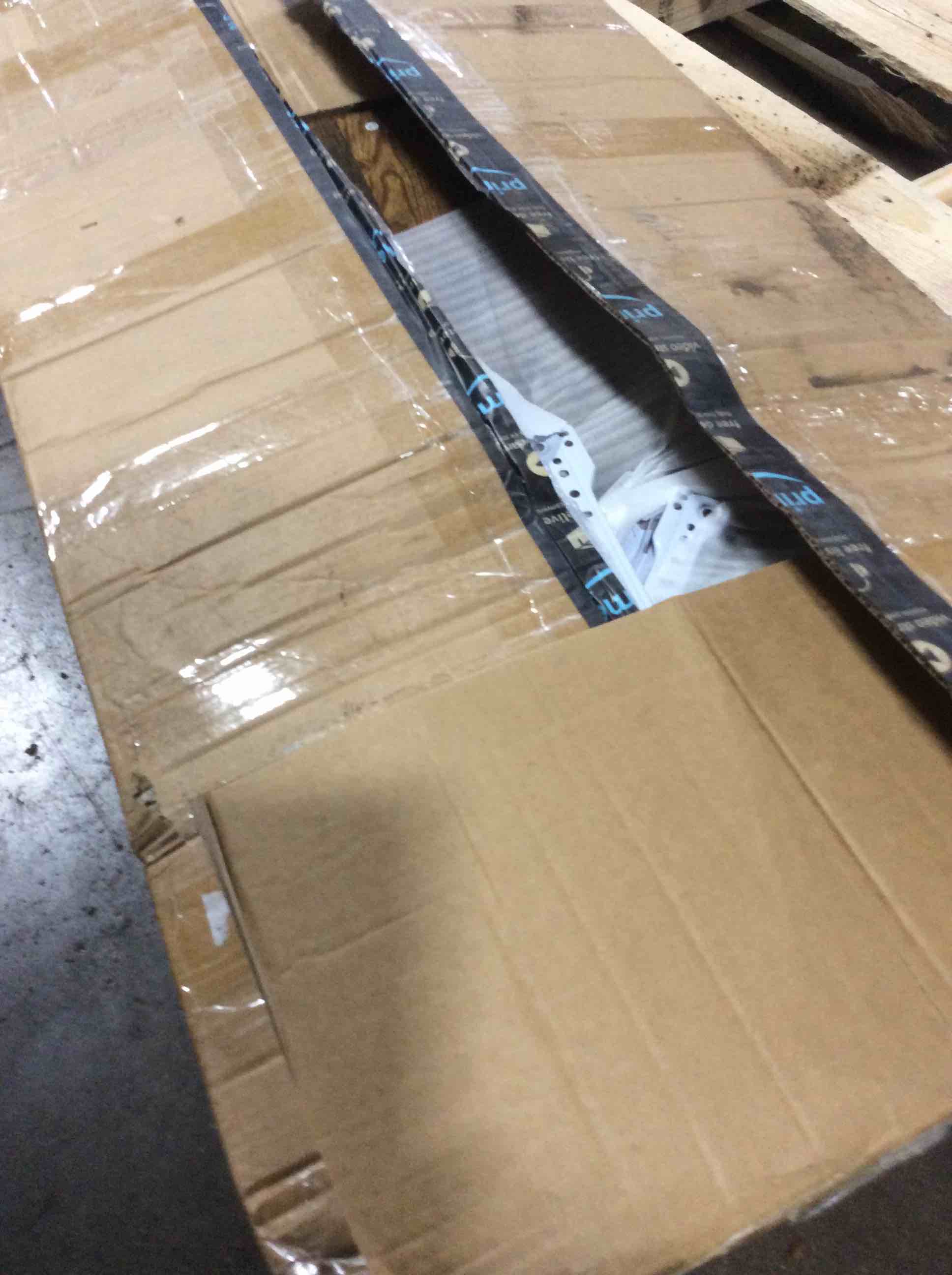https://s3.amazonaws.com/lotting-images-prod/bidfta/ORG4867702_1685639927809.jpeg