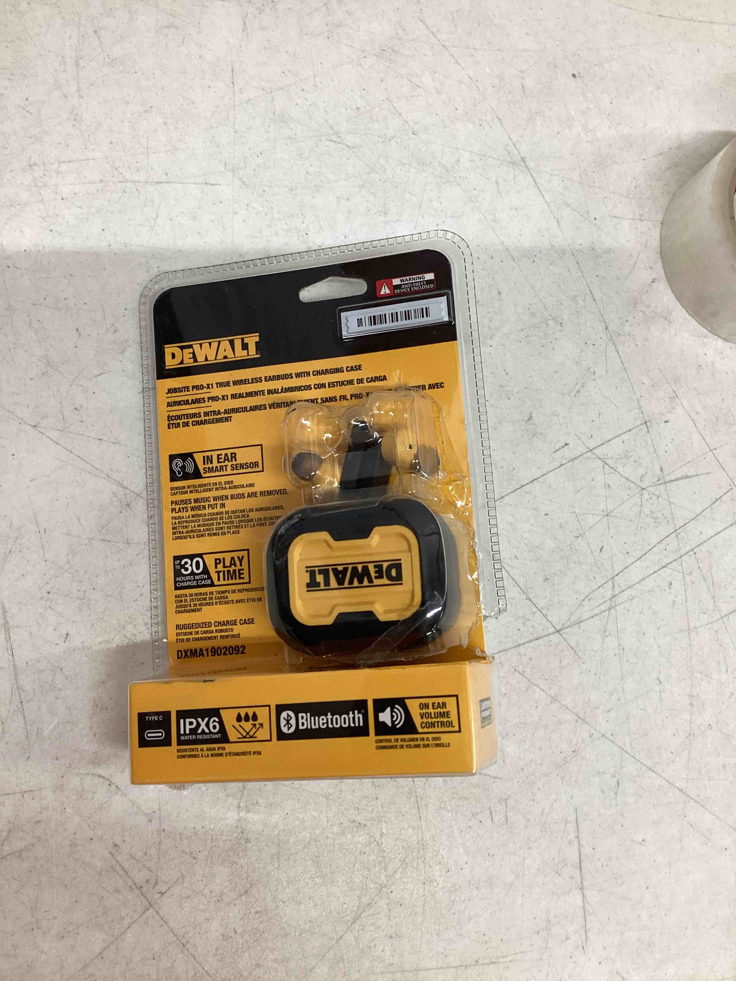 https://s3.amazonaws.com/lotting-images-prod/bidfta/ORG4902638_1692308495476.jpeg
