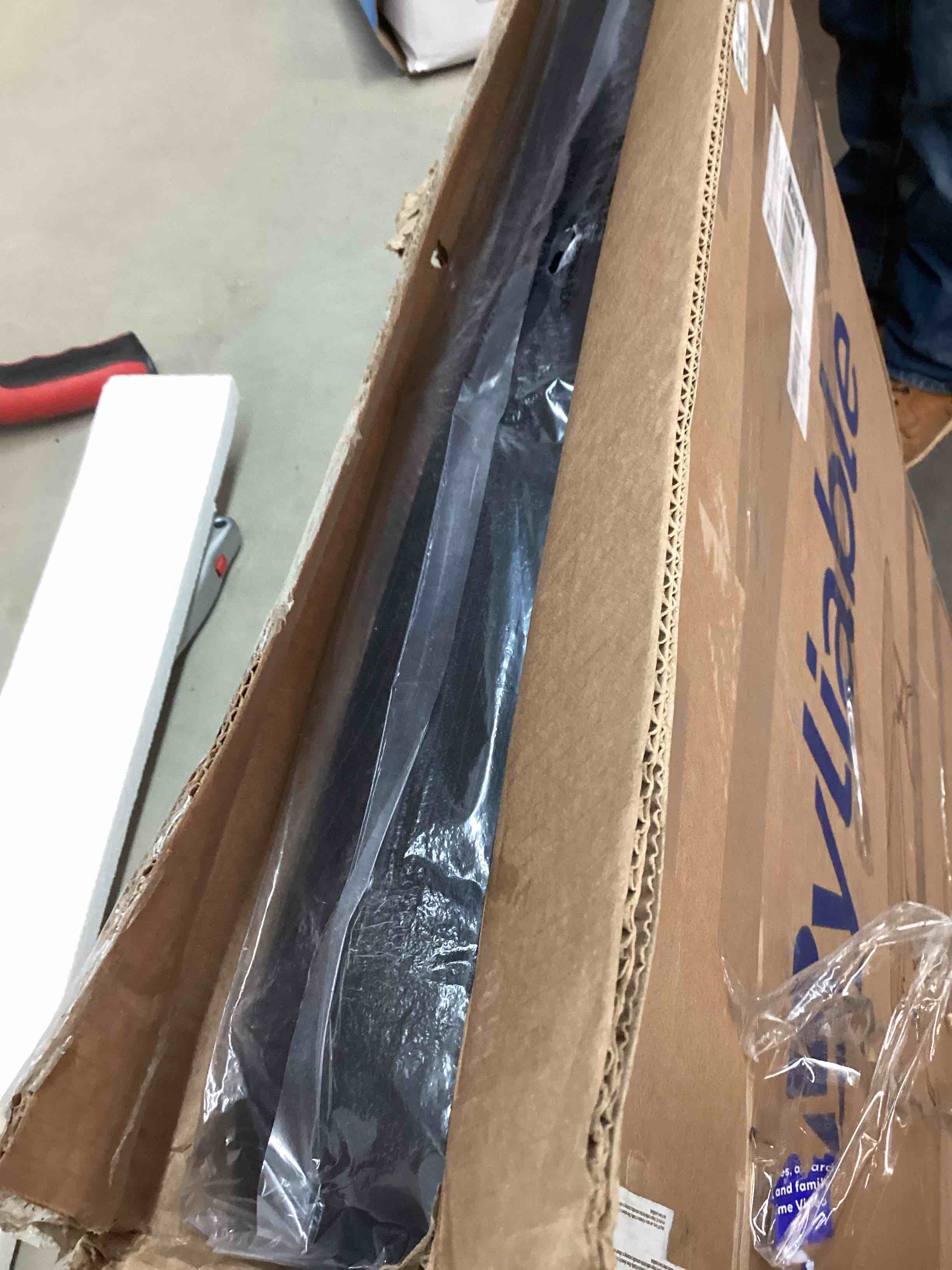 https://s3.amazonaws.com/lotting-images-prod/bidfta/ORG4902869_1693673546903.jpeg