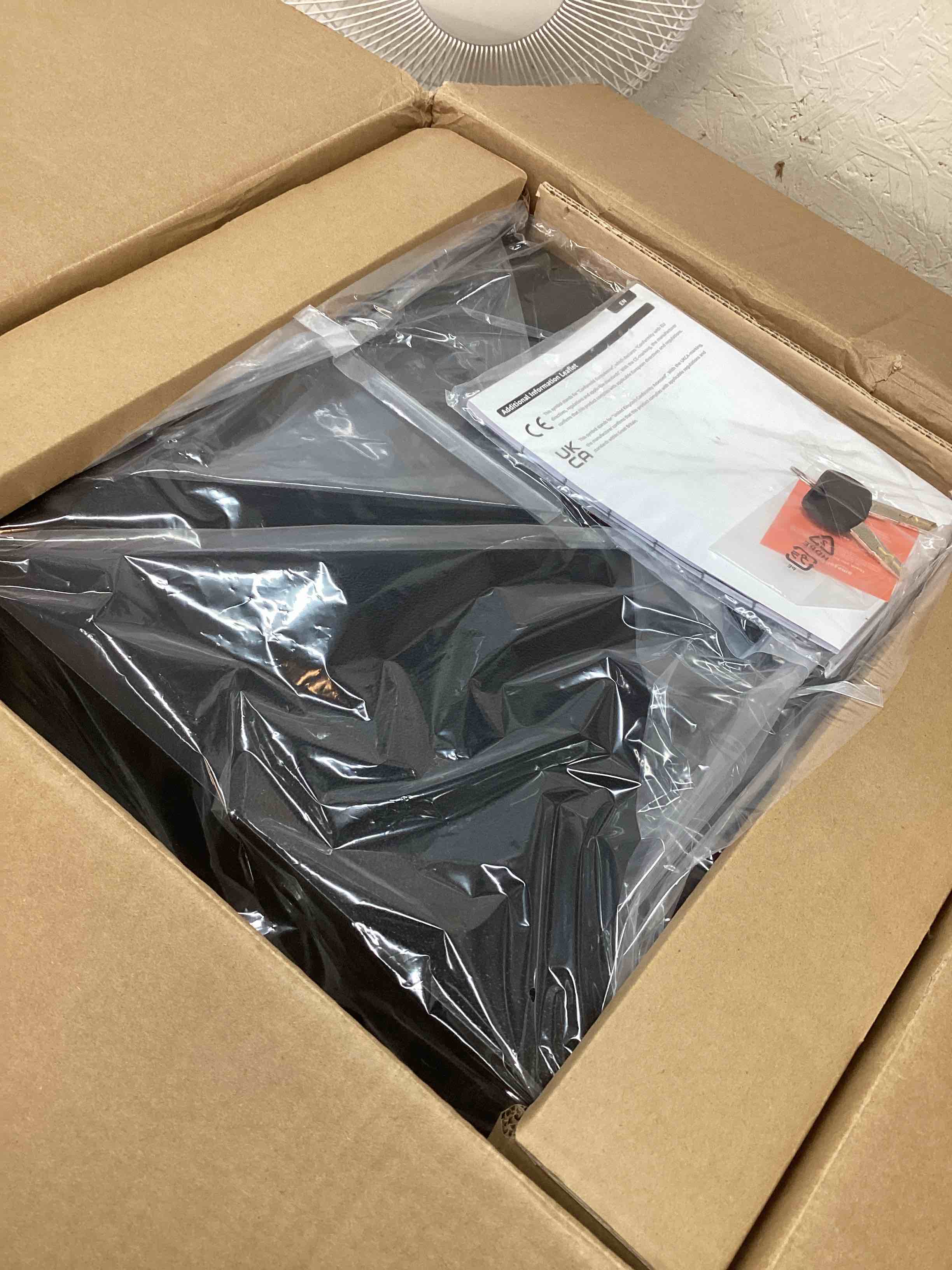 https://s3.amazonaws.com/lotting-images-prod/bidfta/ORG4902873_1693674590363.jpeg