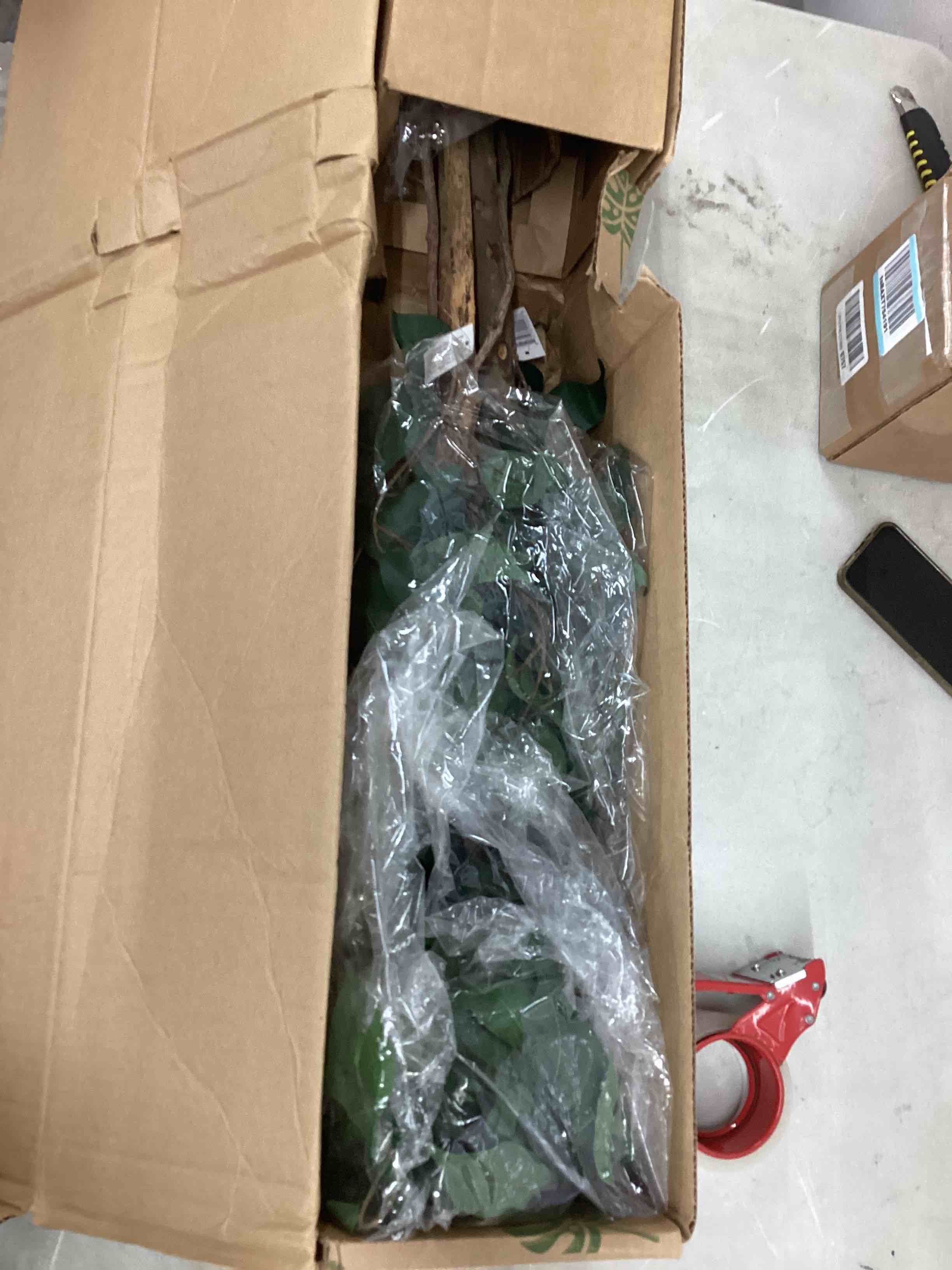 https://s3.amazonaws.com/lotting-images-prod/bidfta/ORG4902949_1694038390631.jpeg