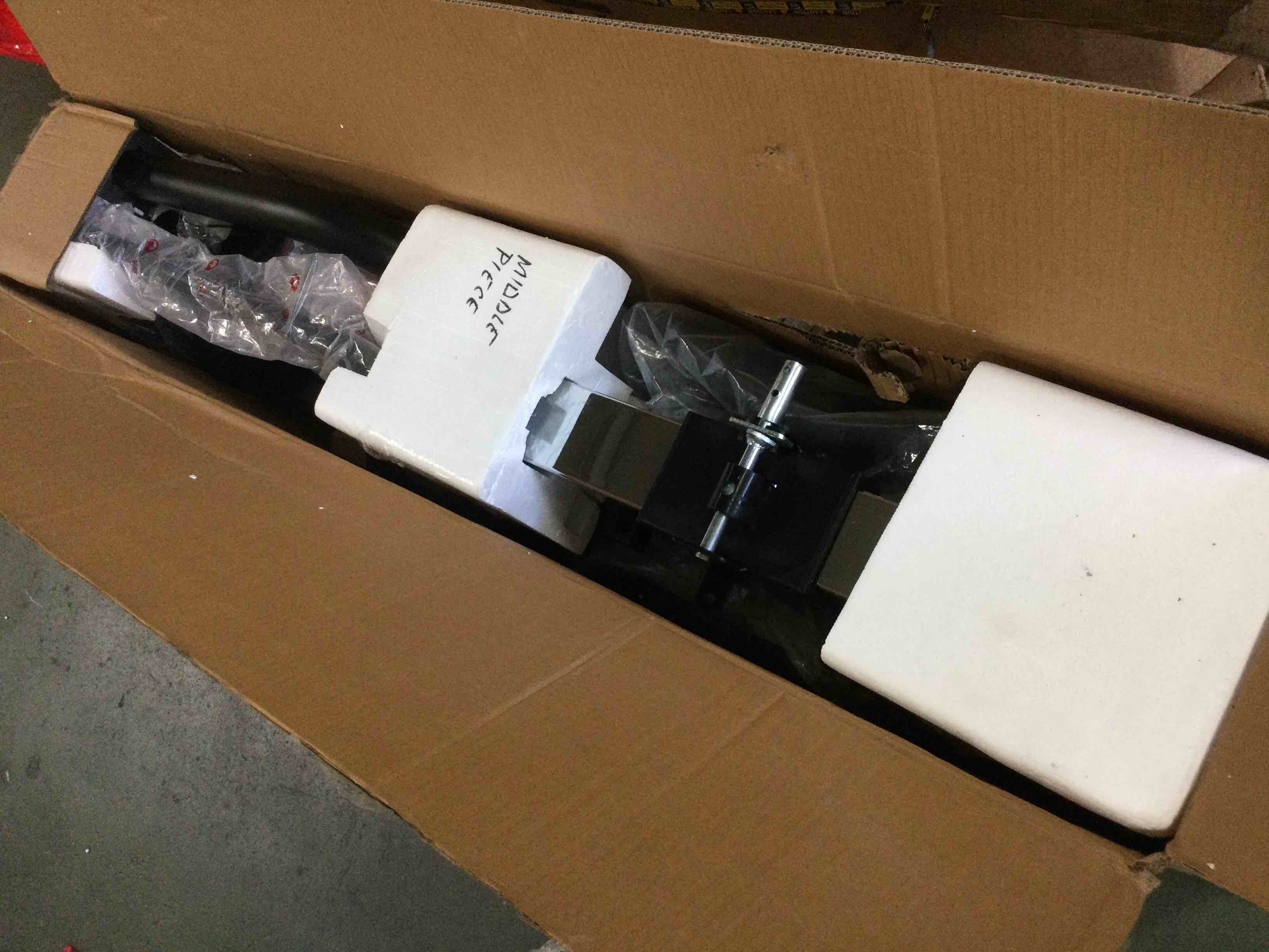 https://s3.amazonaws.com/lotting-images-prod/bidfta/ORG4908883_1695153293358.jpeg
