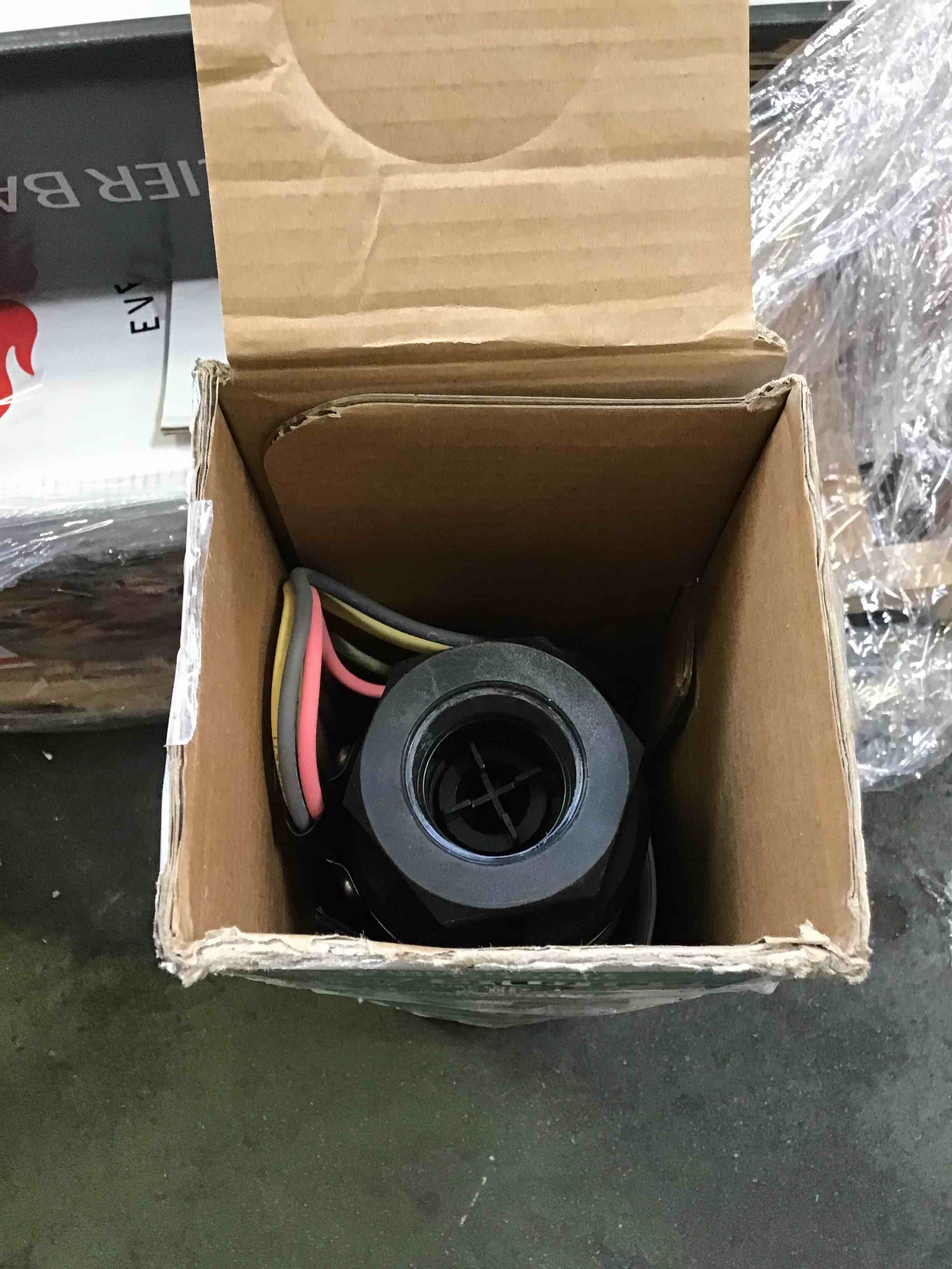 https://s3.amazonaws.com/lotting-images-prod/bidfta/ORG4922977_1688664356542.jpeg